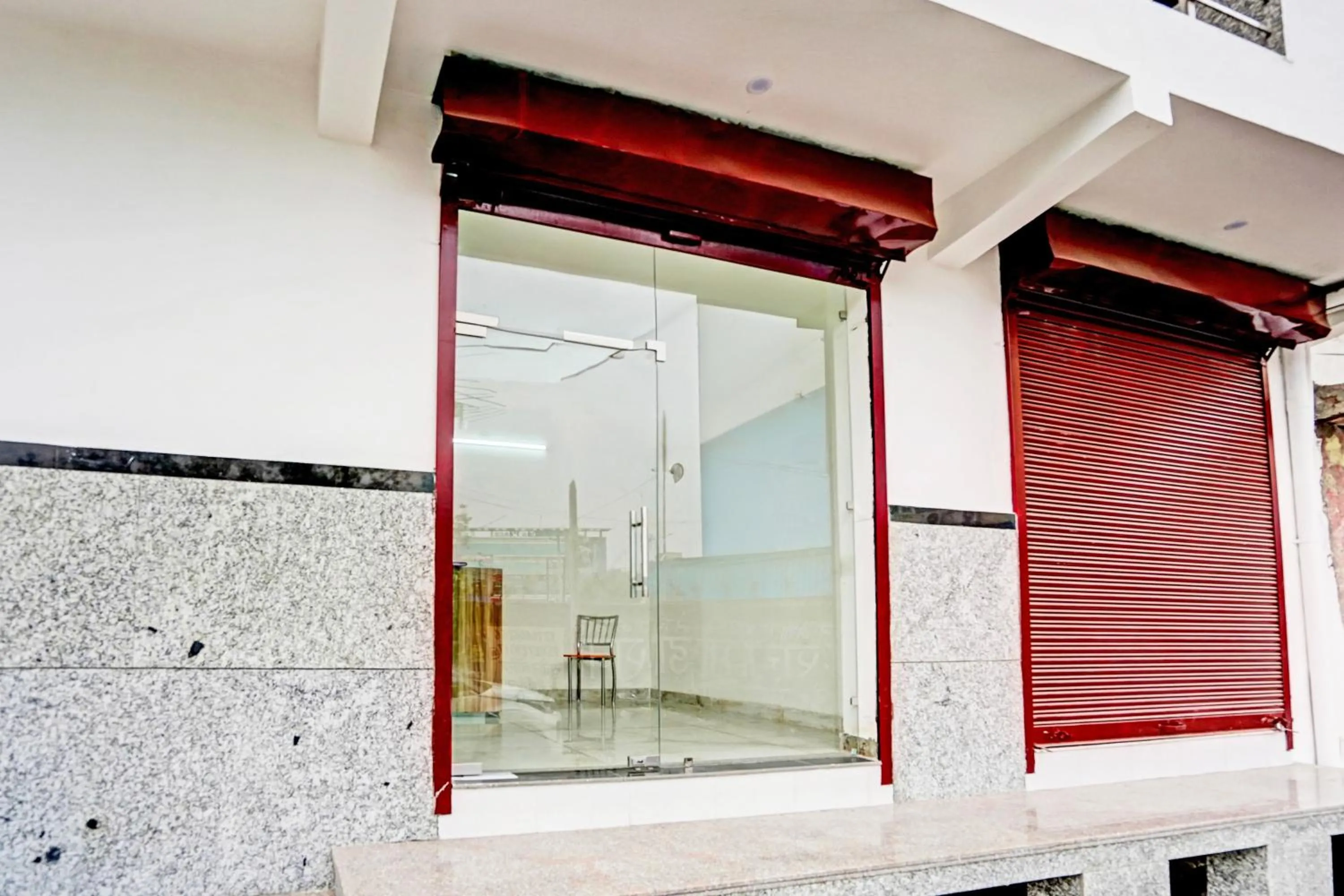 Facade/entrance in HOtel O The Clarks Inn