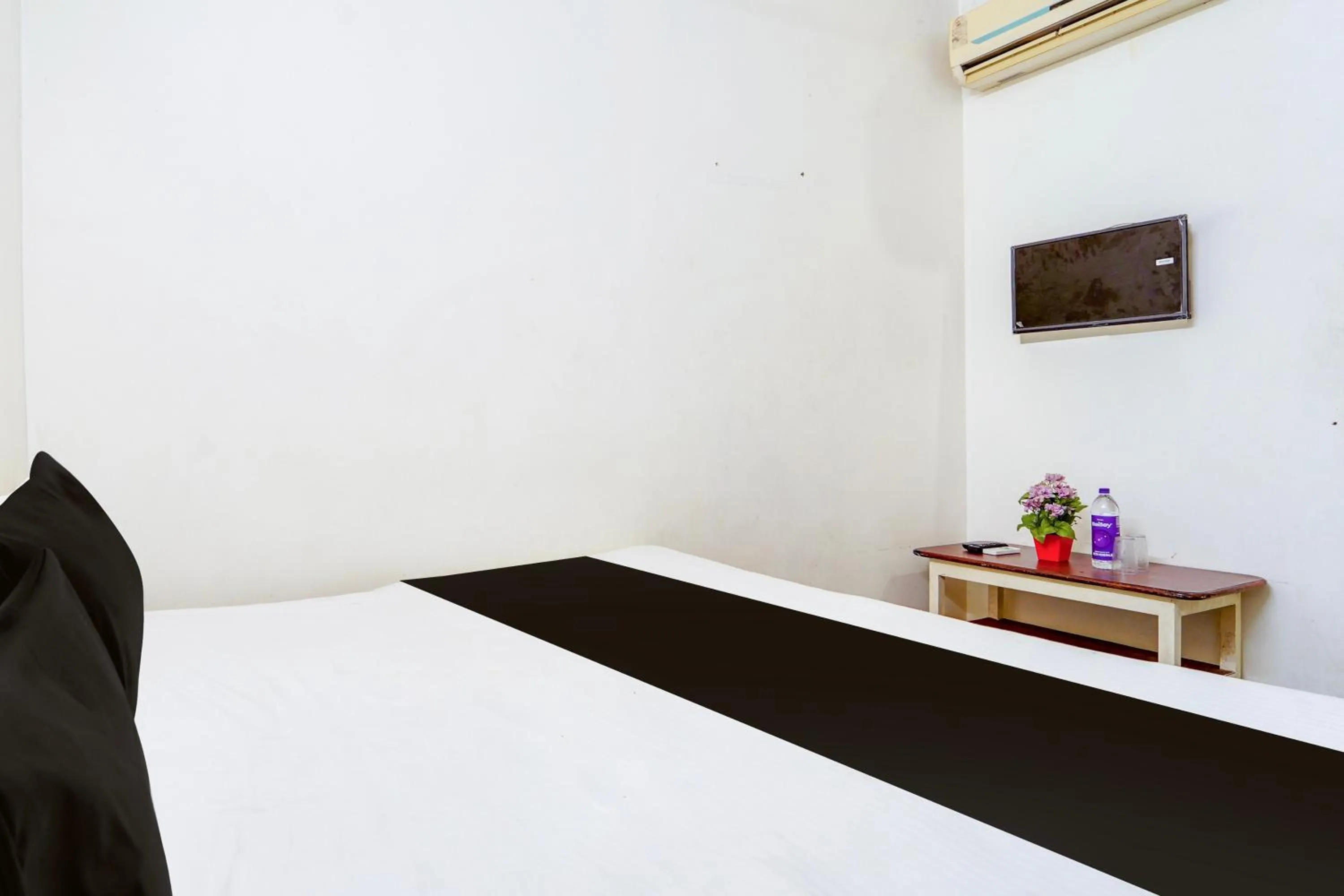 Bedroom, Bed in Hotel O Classic Grand Residency