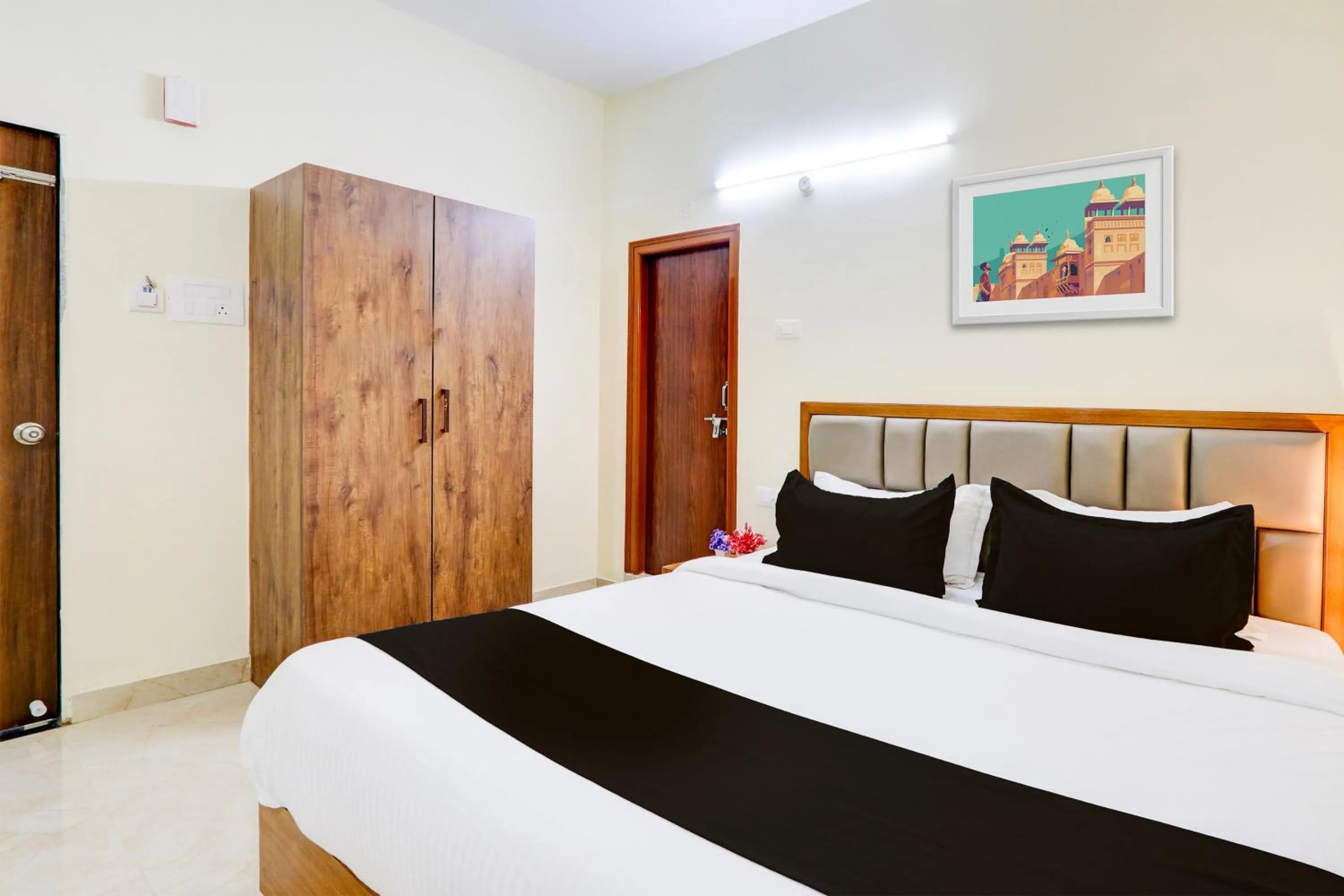 Bedroom, Bed in Super Townhouse Nirvana Elite