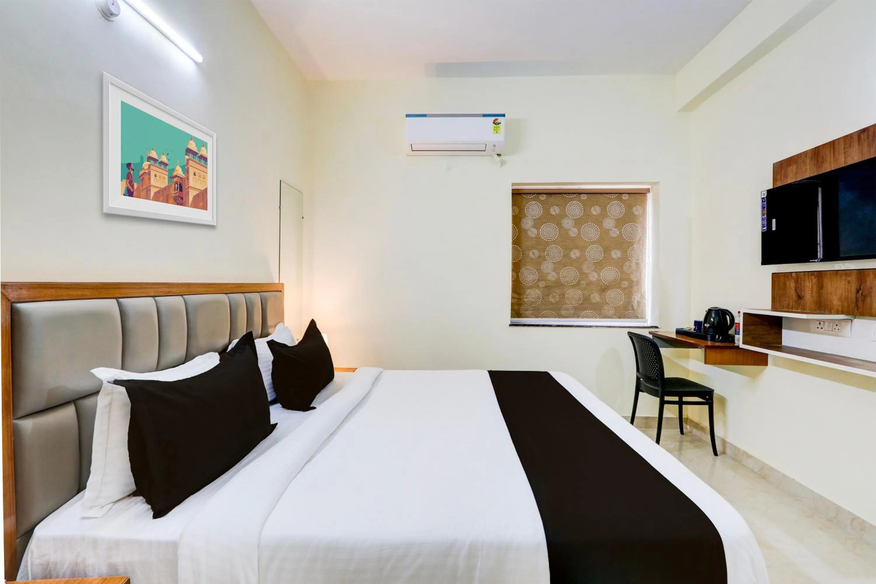 Bedroom, Bed in Super Townhouse Nirvana Elite