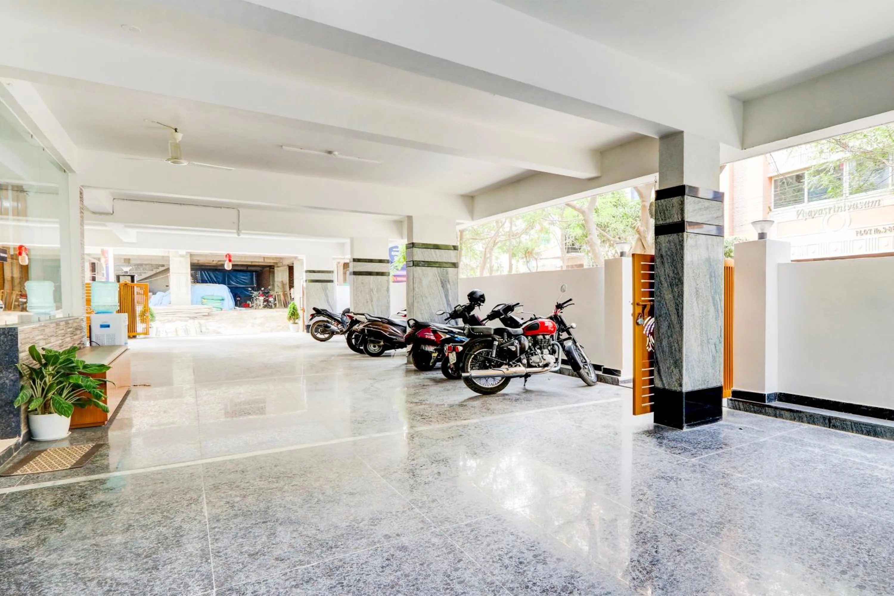 Lobby or reception in Super Townhouse Nirvana Elite