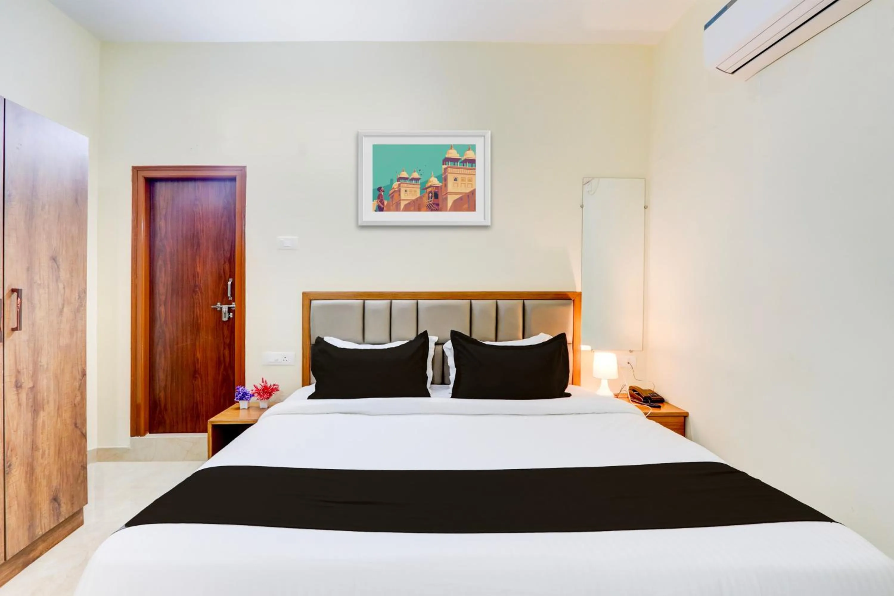 Bedroom, Bed in Super Townhouse Nirvana Elite