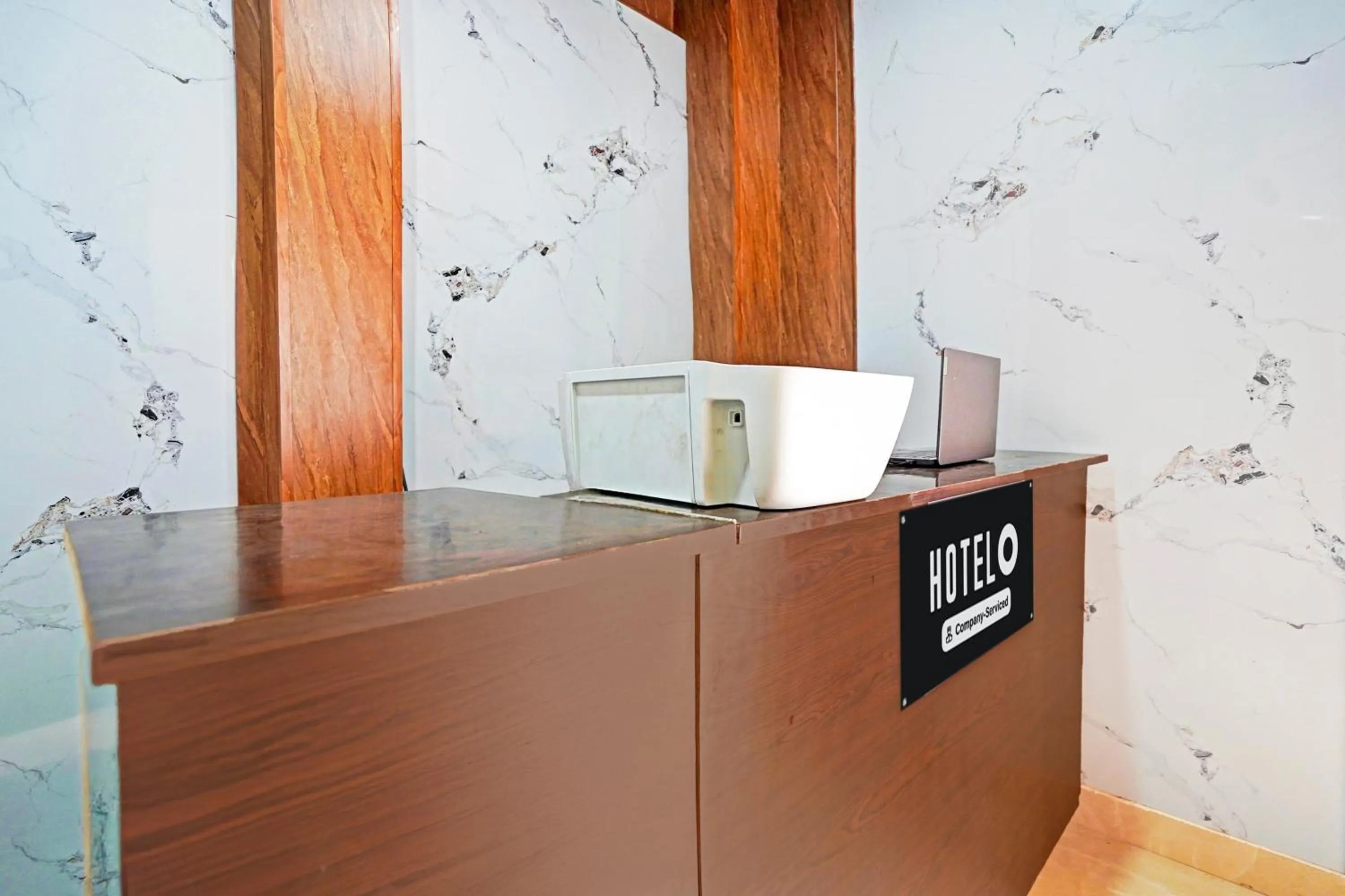 Lobby or reception in Super Hotel O Varanasi Banaras Junction Formerly Girija Palace