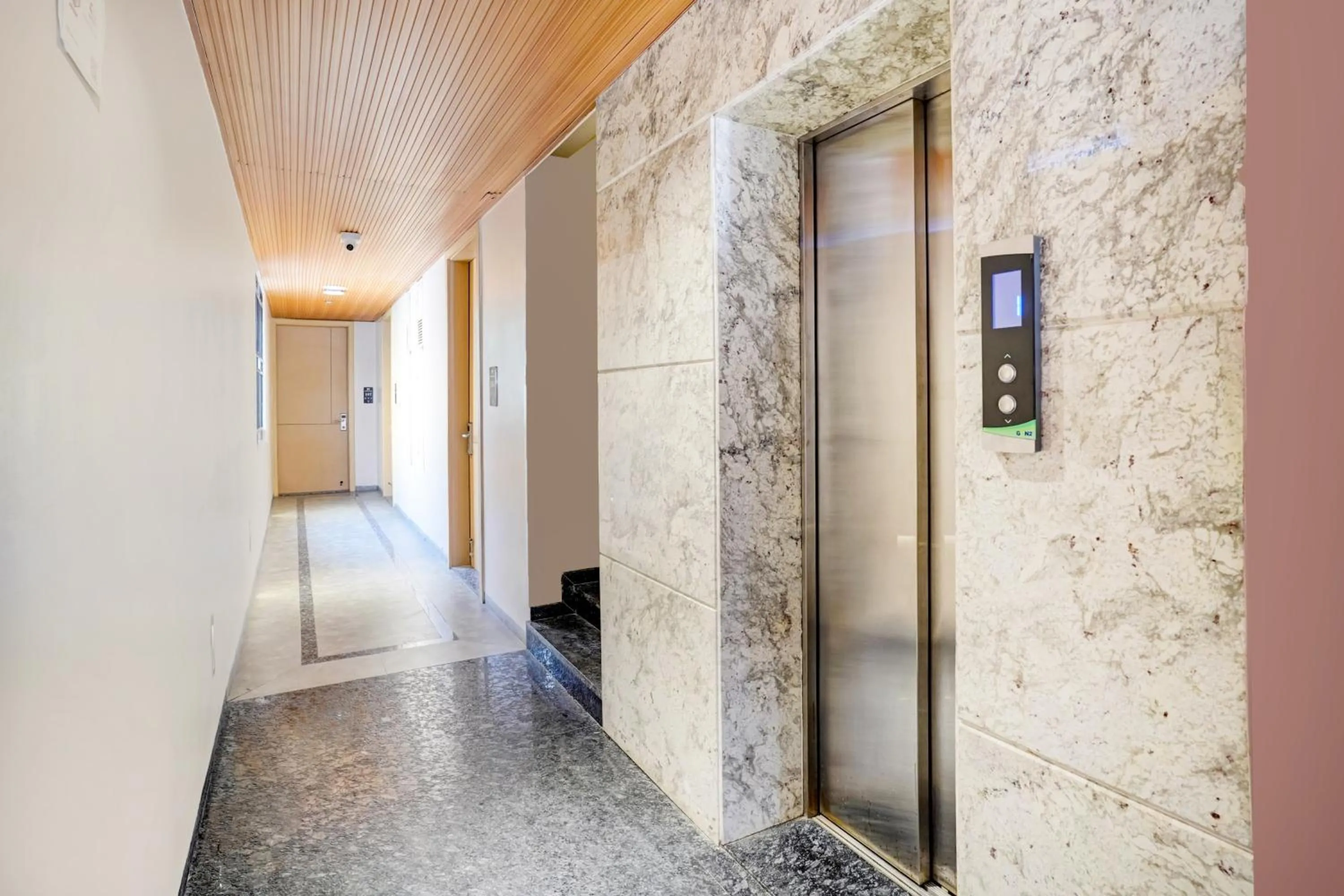 Lobby or reception in Super Collection O Metro Park Opposite Kalasipalya Bus stand