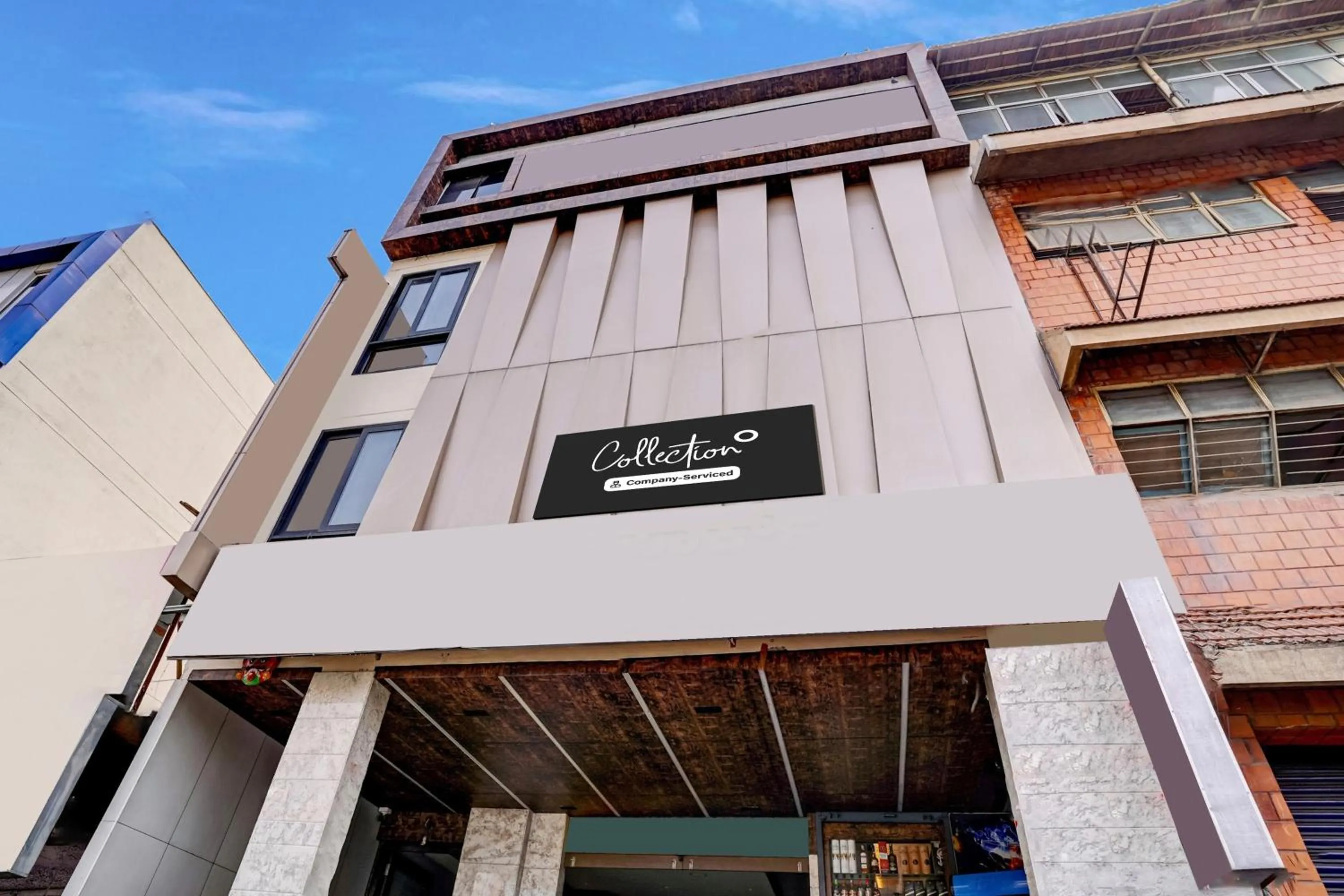 Facade/entrance in Super Collection O Metro Park Opposite Kalasipalya Bus stand