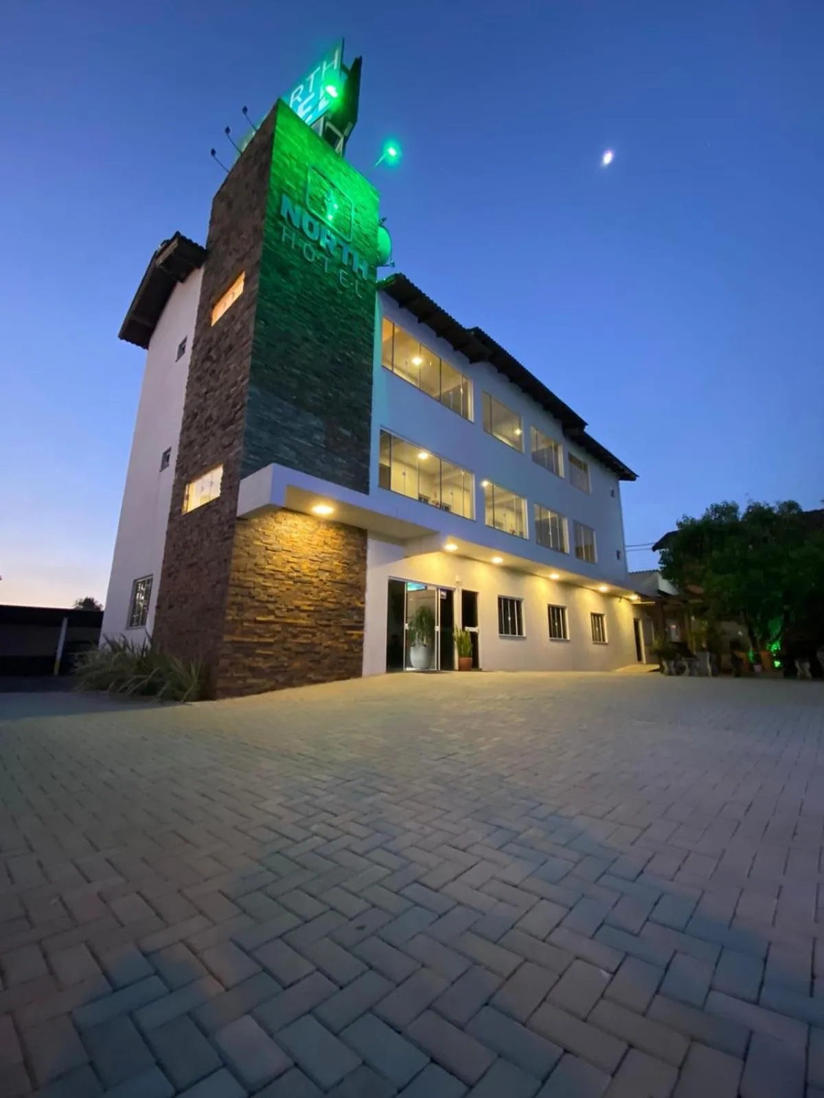 Property building in North Hotel - Aeroporto