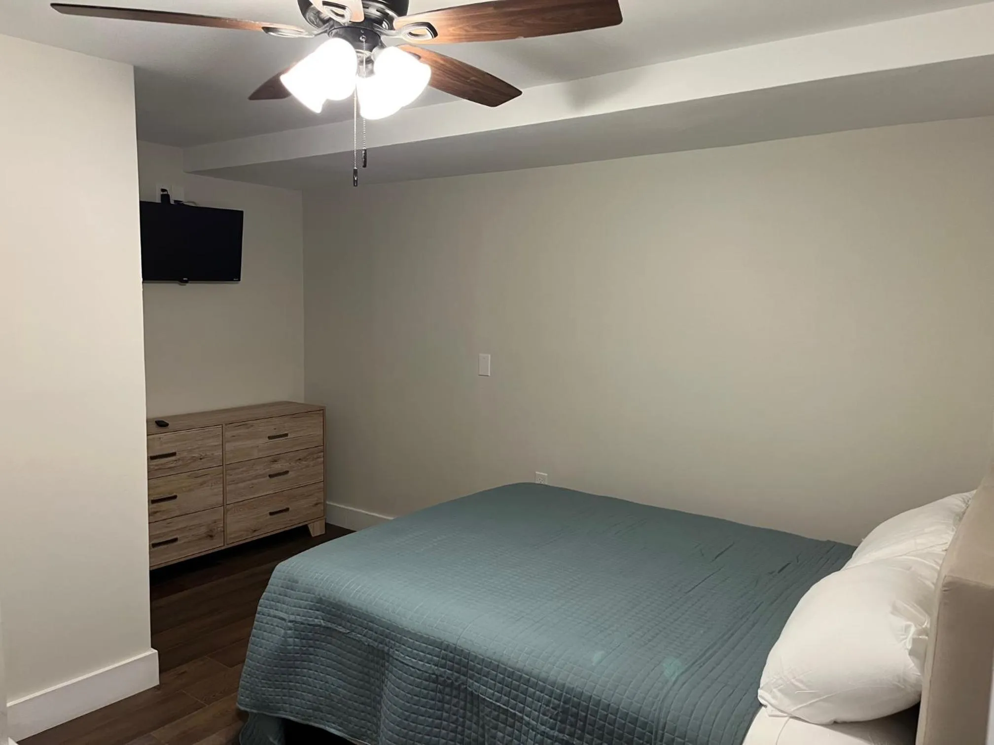 Bed in Brooklyn Beach Club