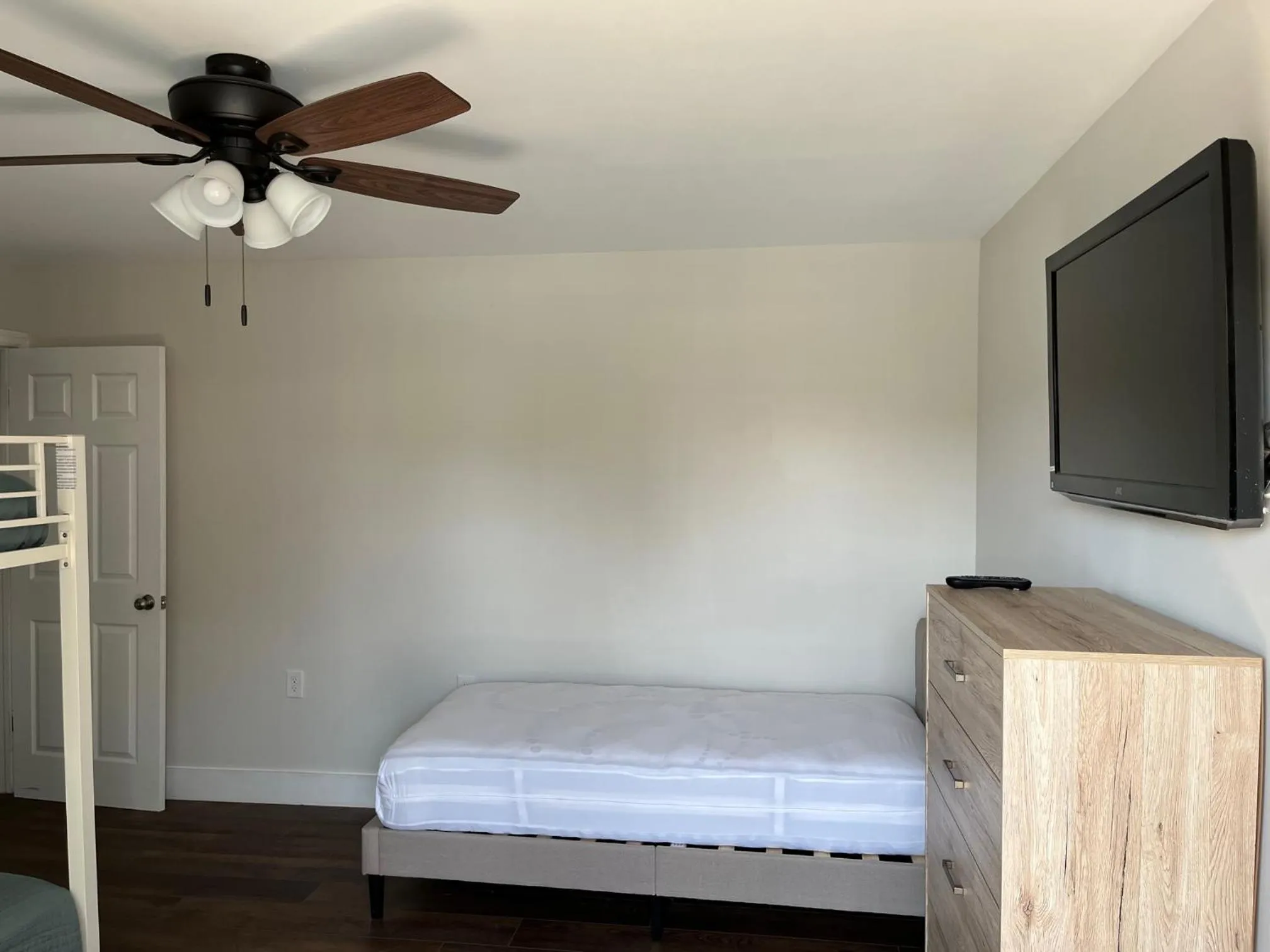 Bed in Brooklyn Beach Club