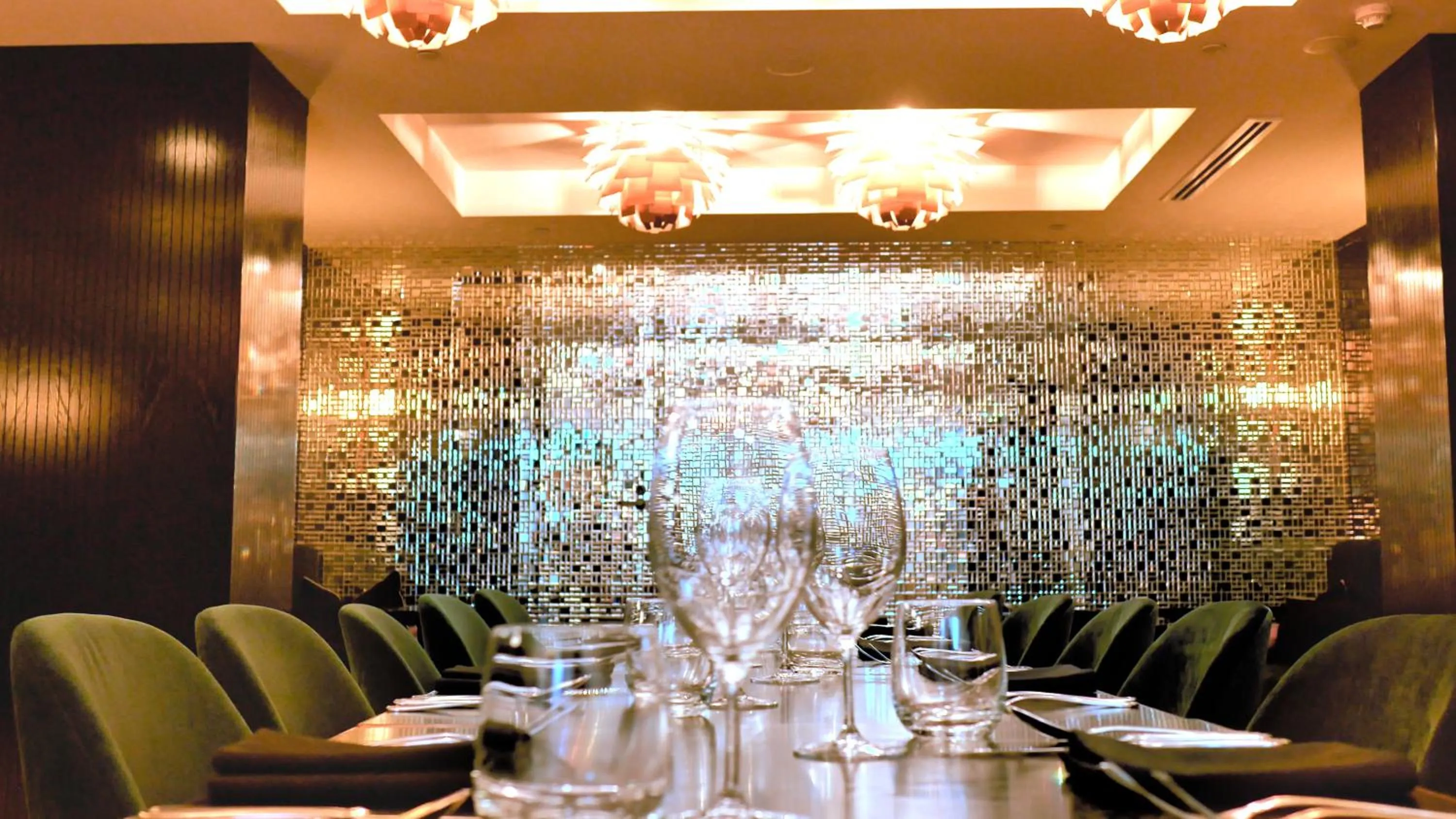 Restaurant/places to eat in Mayfair Hotel