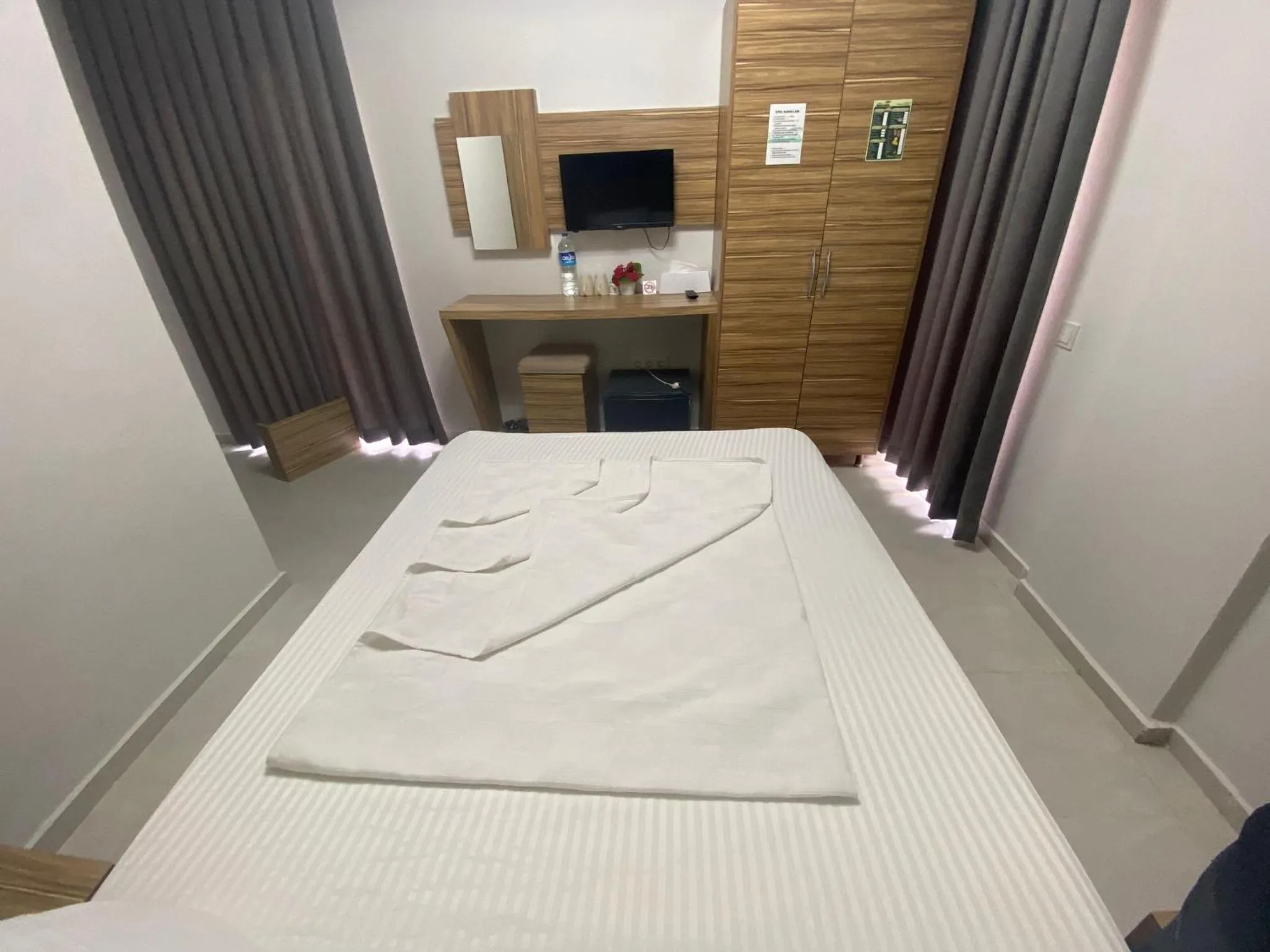 Photo of the whole room, Bed in Royal Ezel Hotel