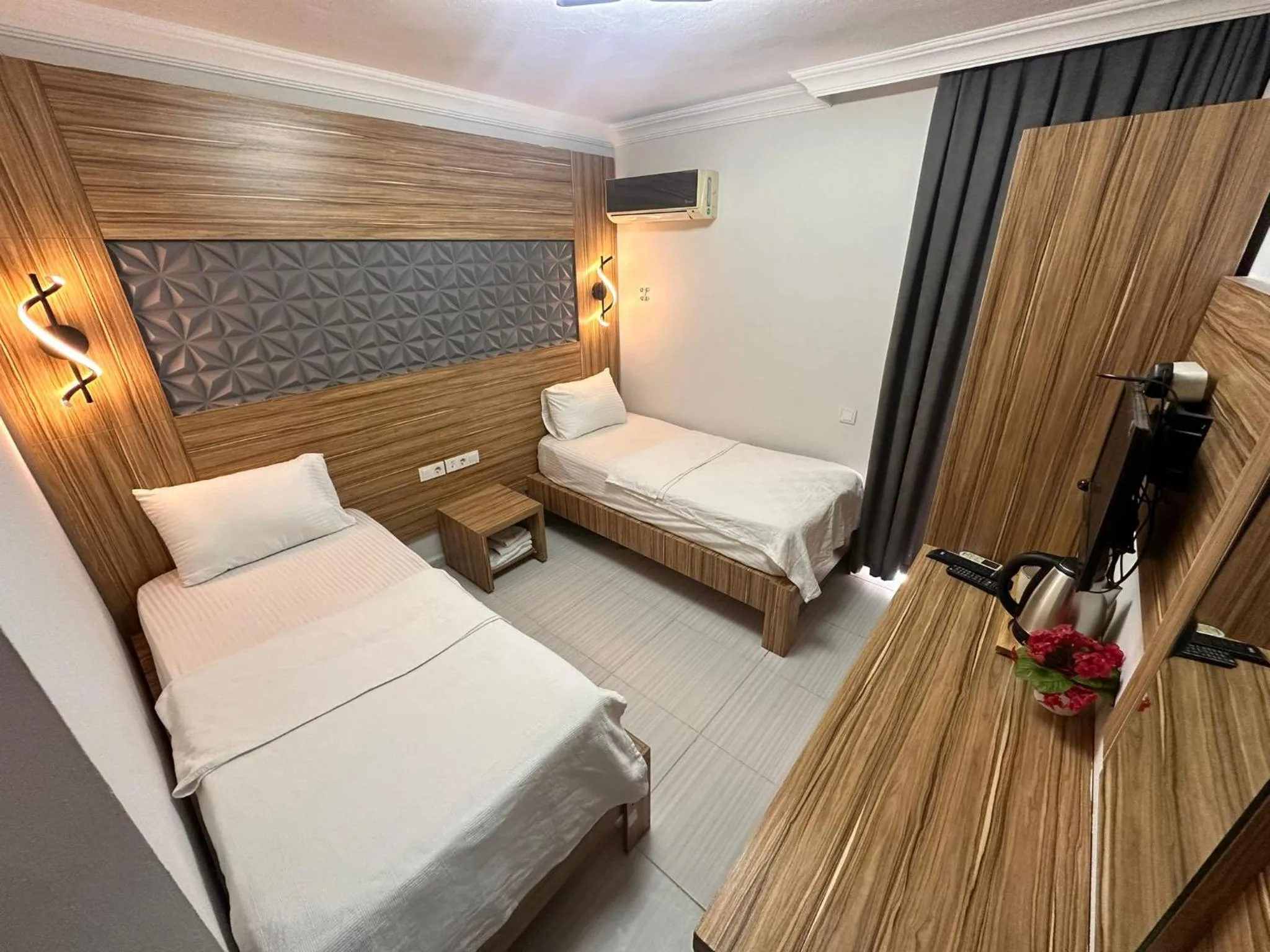 Photo of the whole room, Bed in Royal Ezel Hotel