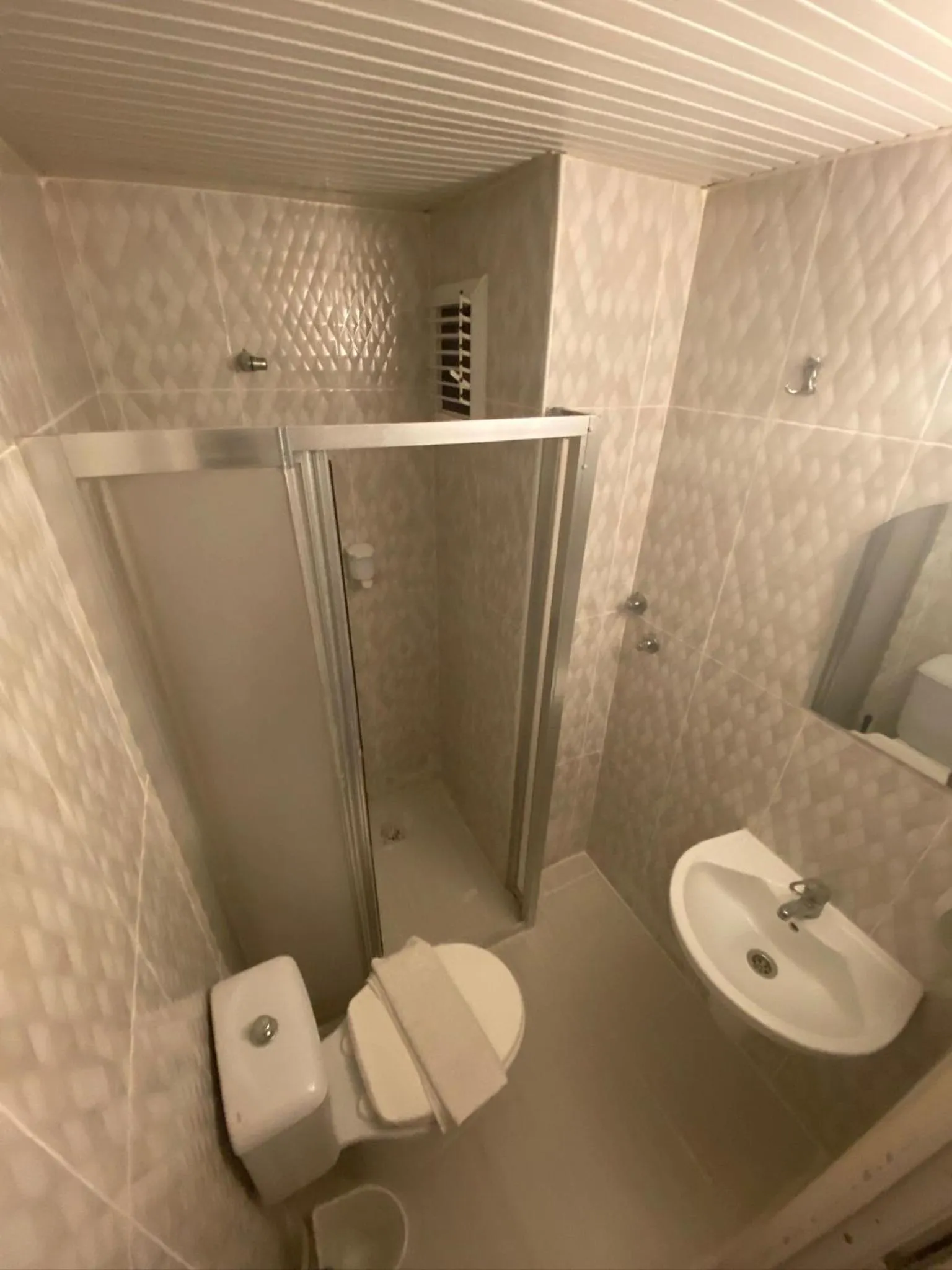 Shower in Royal Ezel Hotel