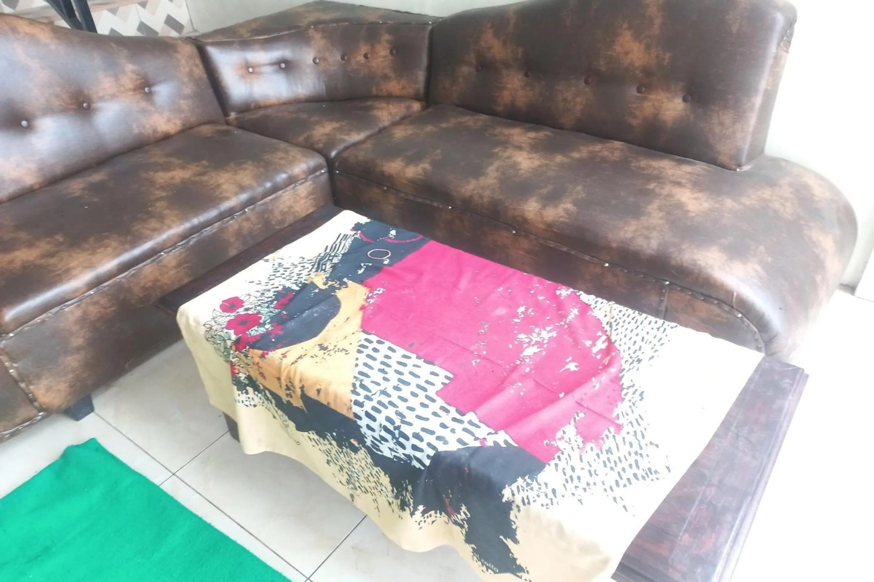 Lobby or reception in Hotel O Chimi Rumah Kost