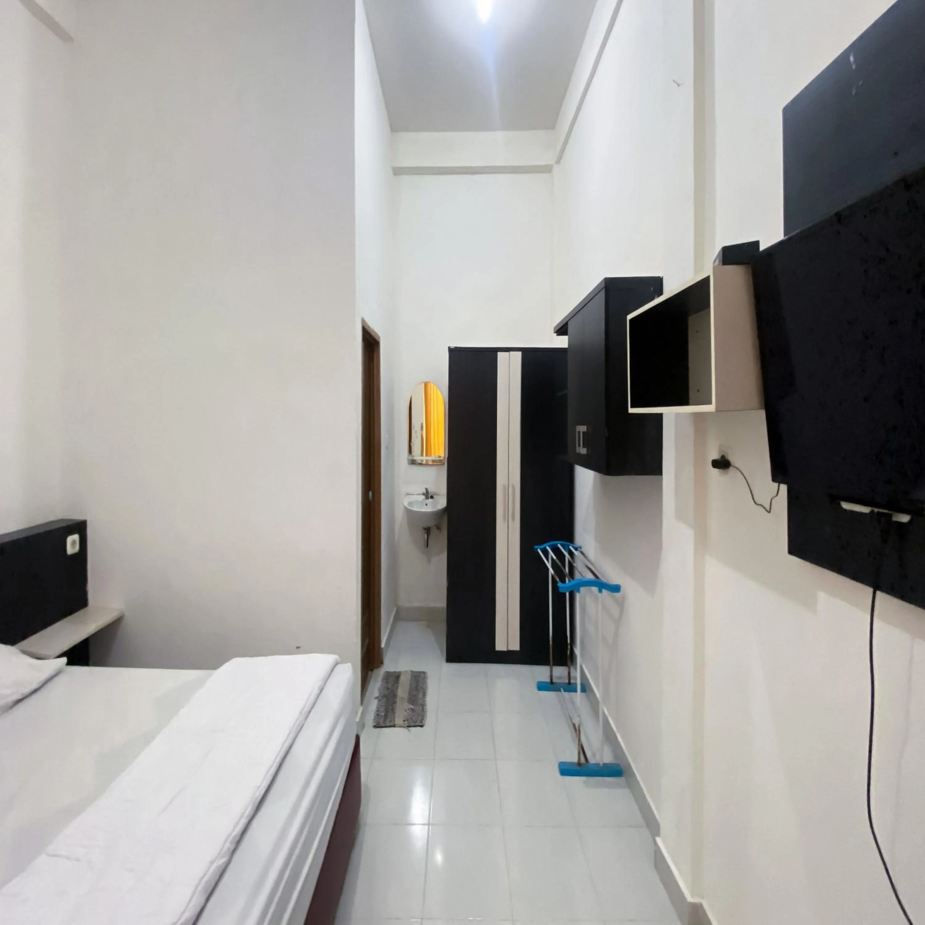 Bedroom, Bed in Wisma Al-Araf Syariah Mitra RedDoorz Palembang