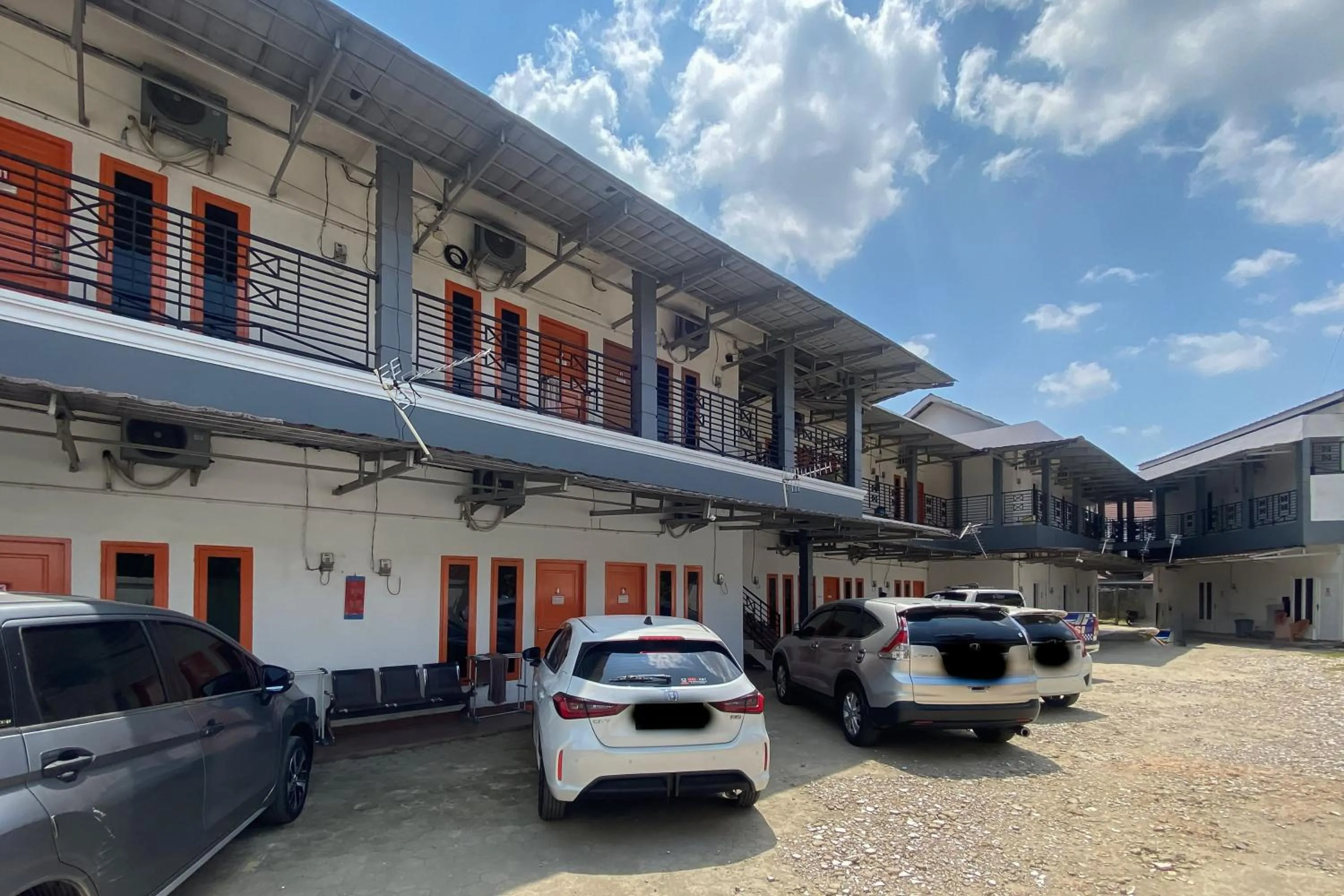 Facade/entrance in Wisma Al-Araf Syariah Mitra RedDoorz Palembang