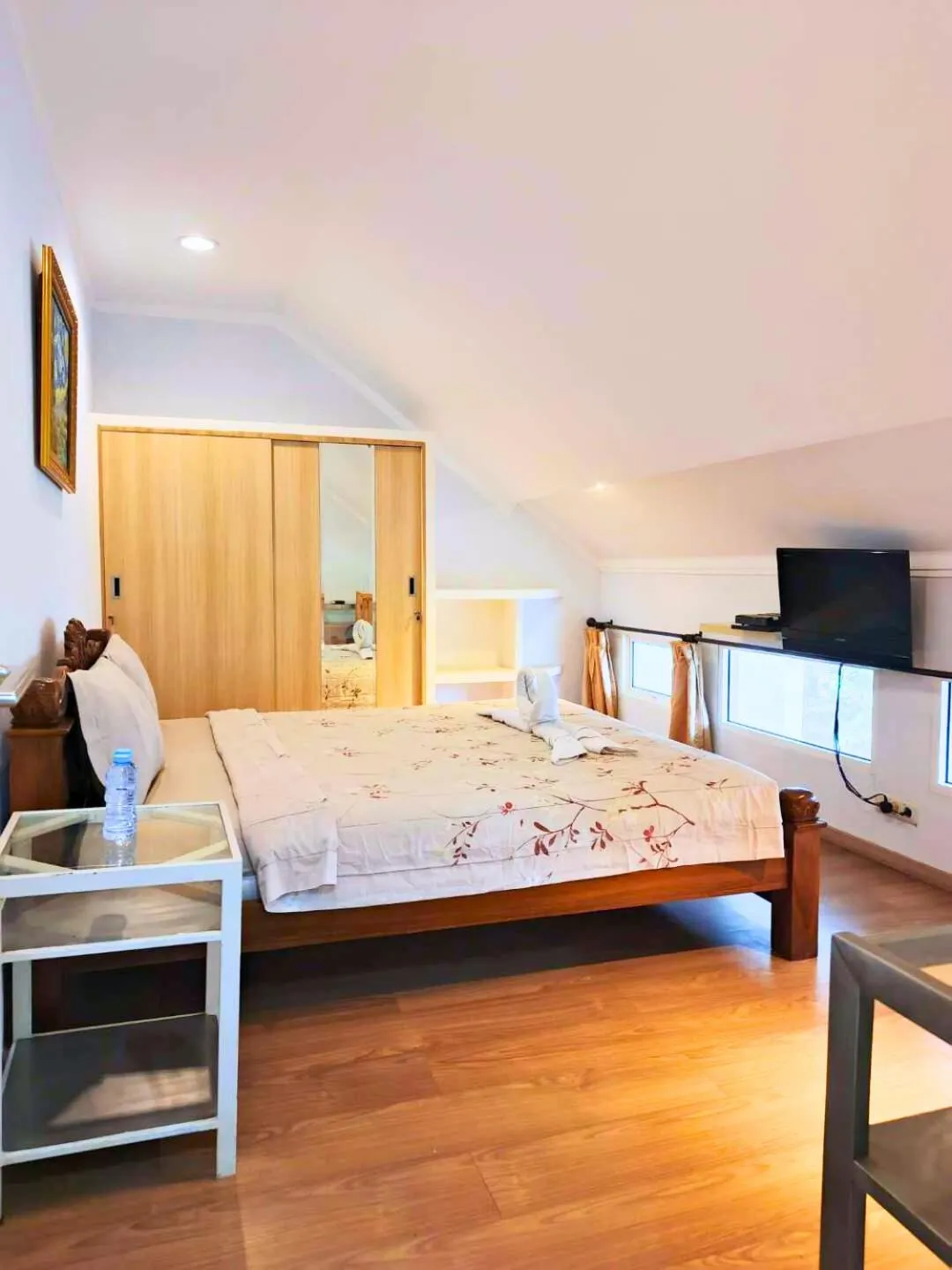 Bedroom, Bed in Sun Rise House