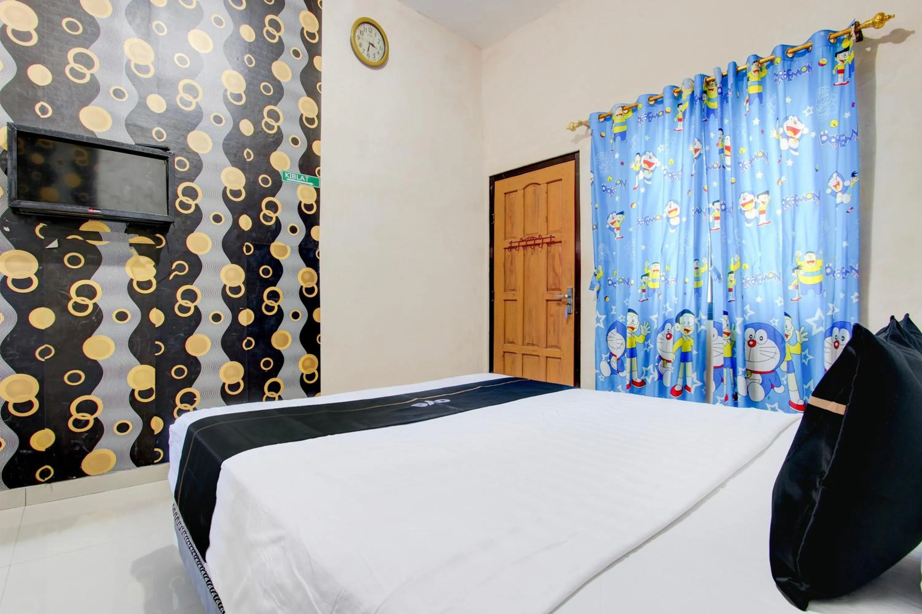 Bedroom in Capital O 93829 Alika Homestay Syariah