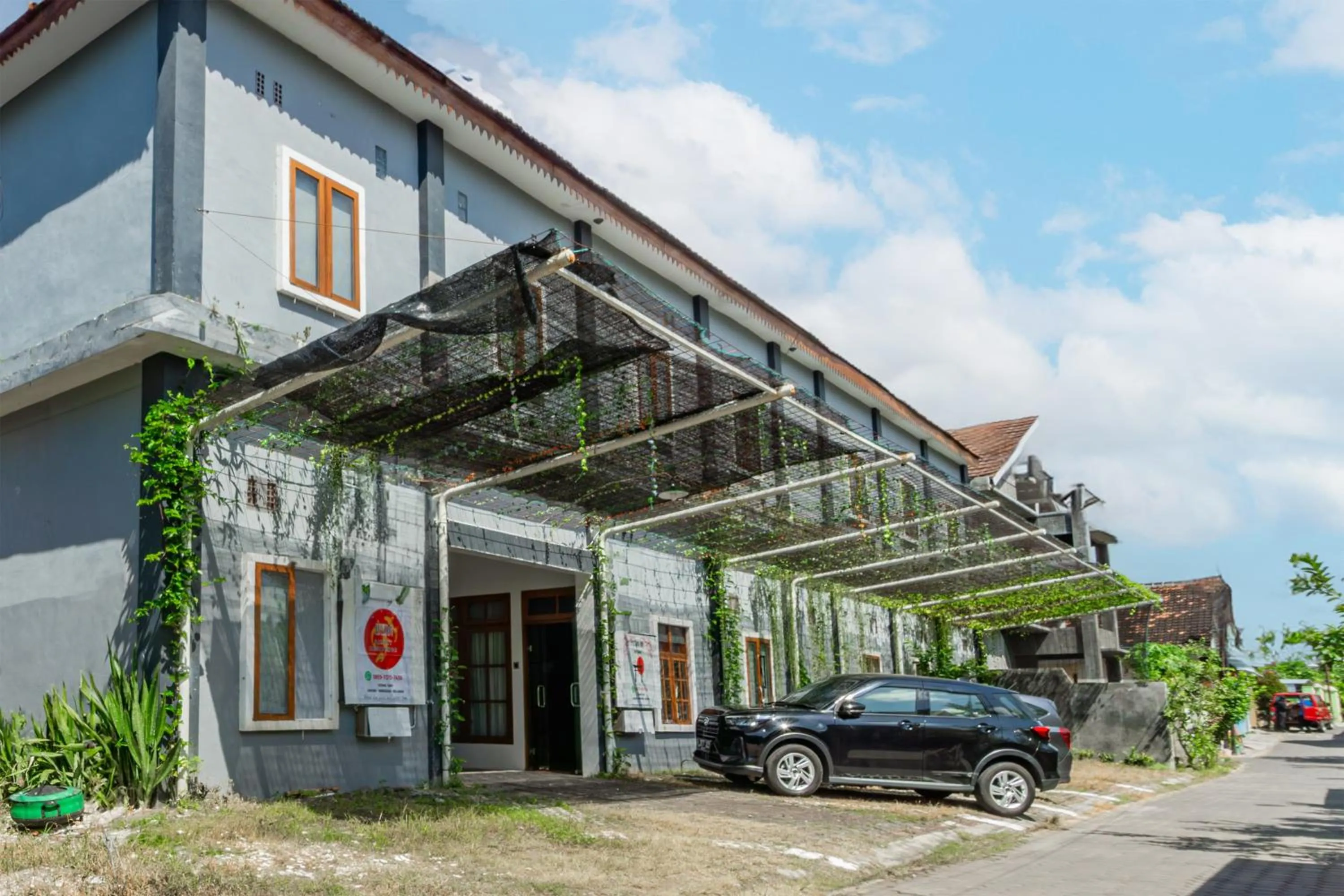Facade/entrance in Hotel O Ipeda Family Residence