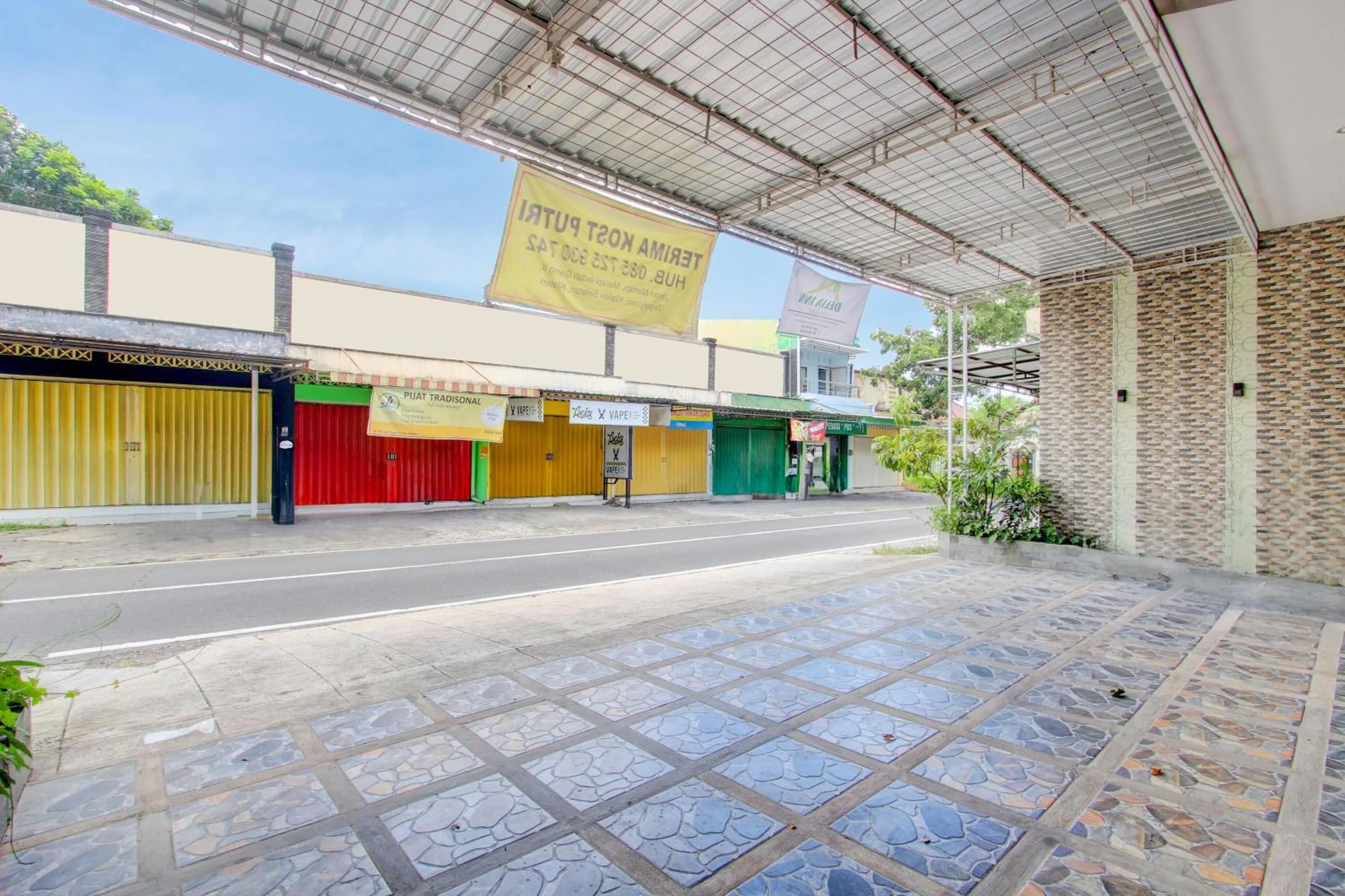 Facade/entrance in Hotel O Delia Inn Syariah