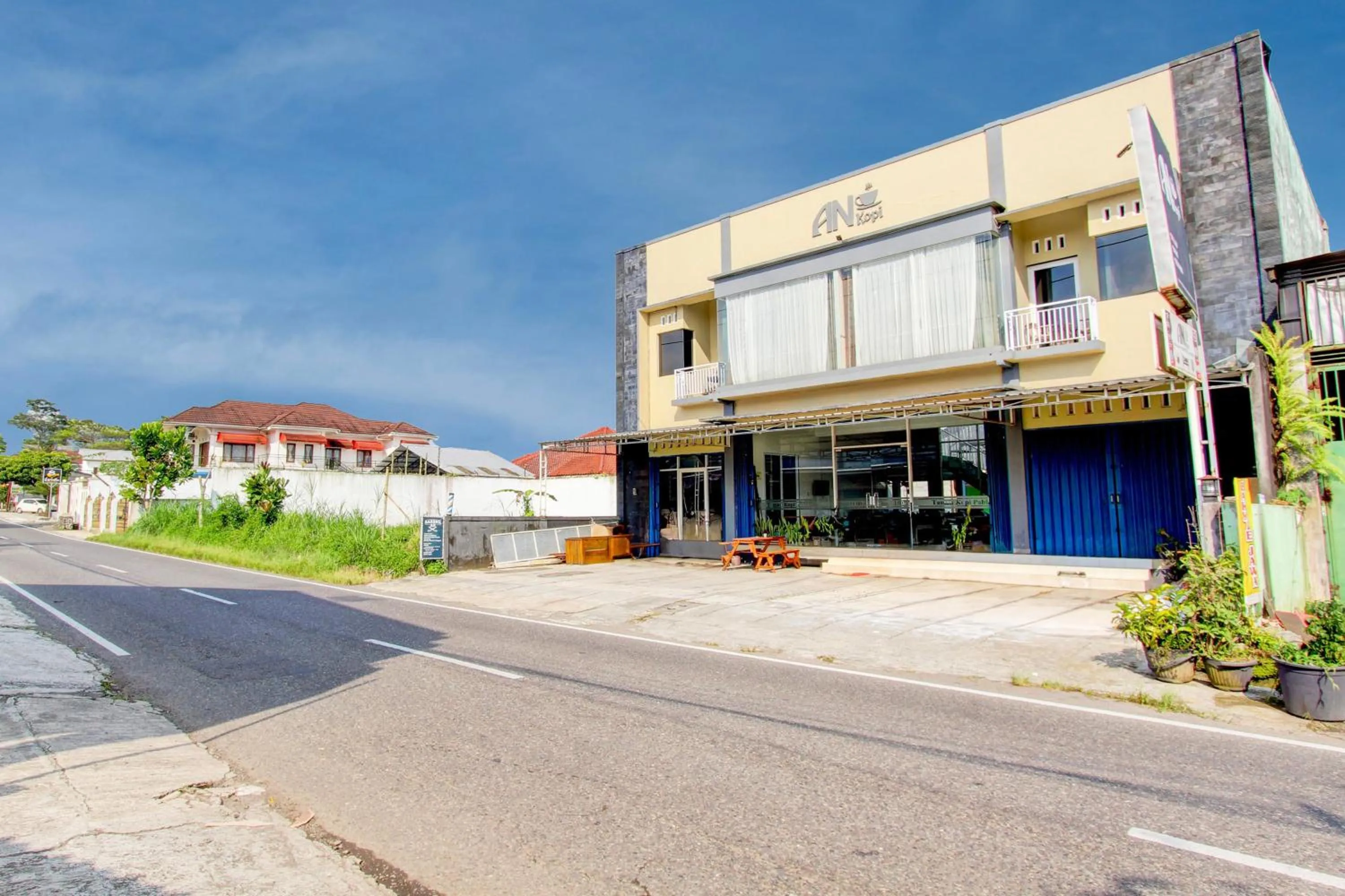 Facade/entrance in Hotel O Wonosobo Bunkbed
