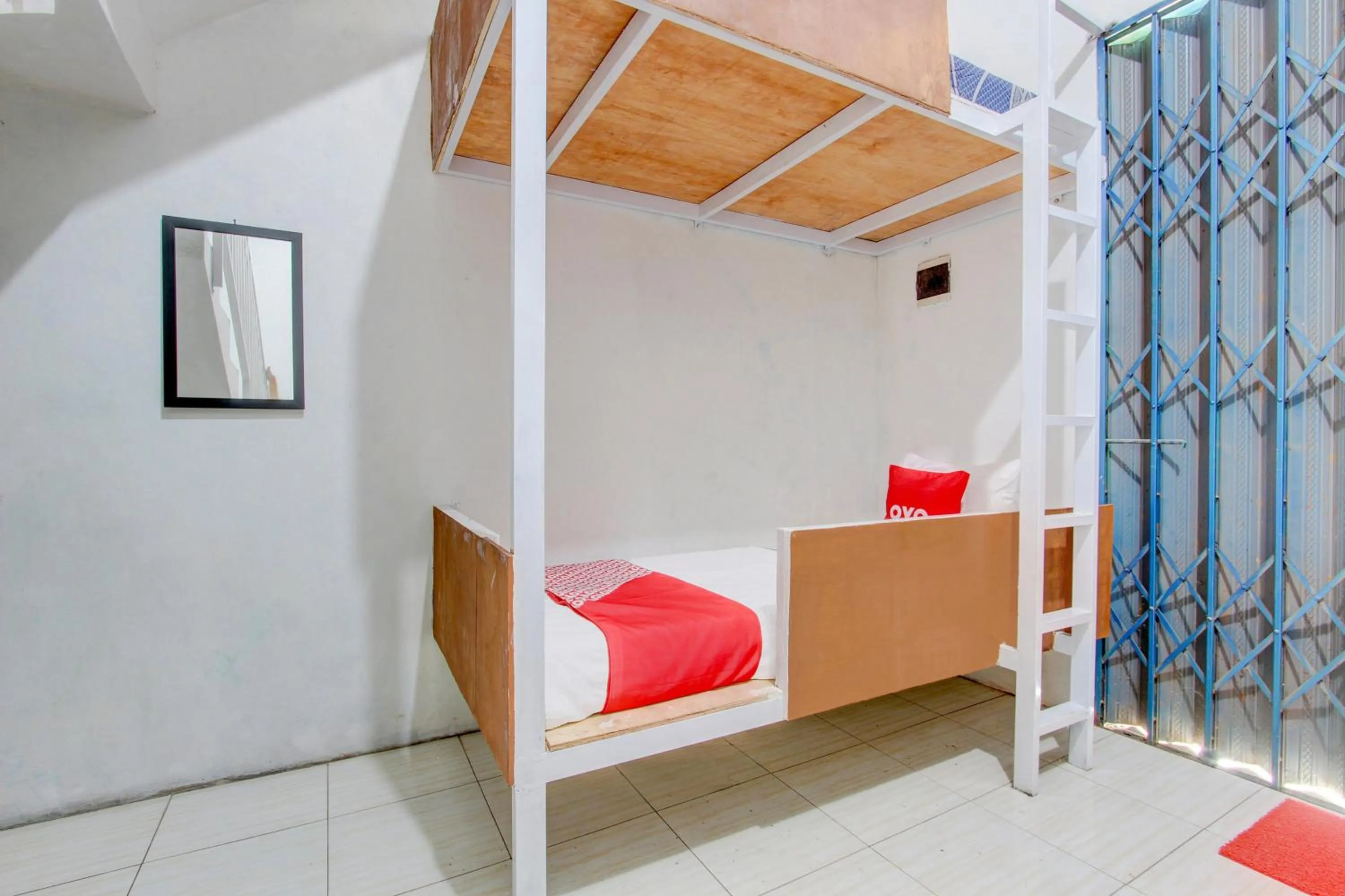 Bedroom, Bed in Hotel O Wonosobo Bunkbed