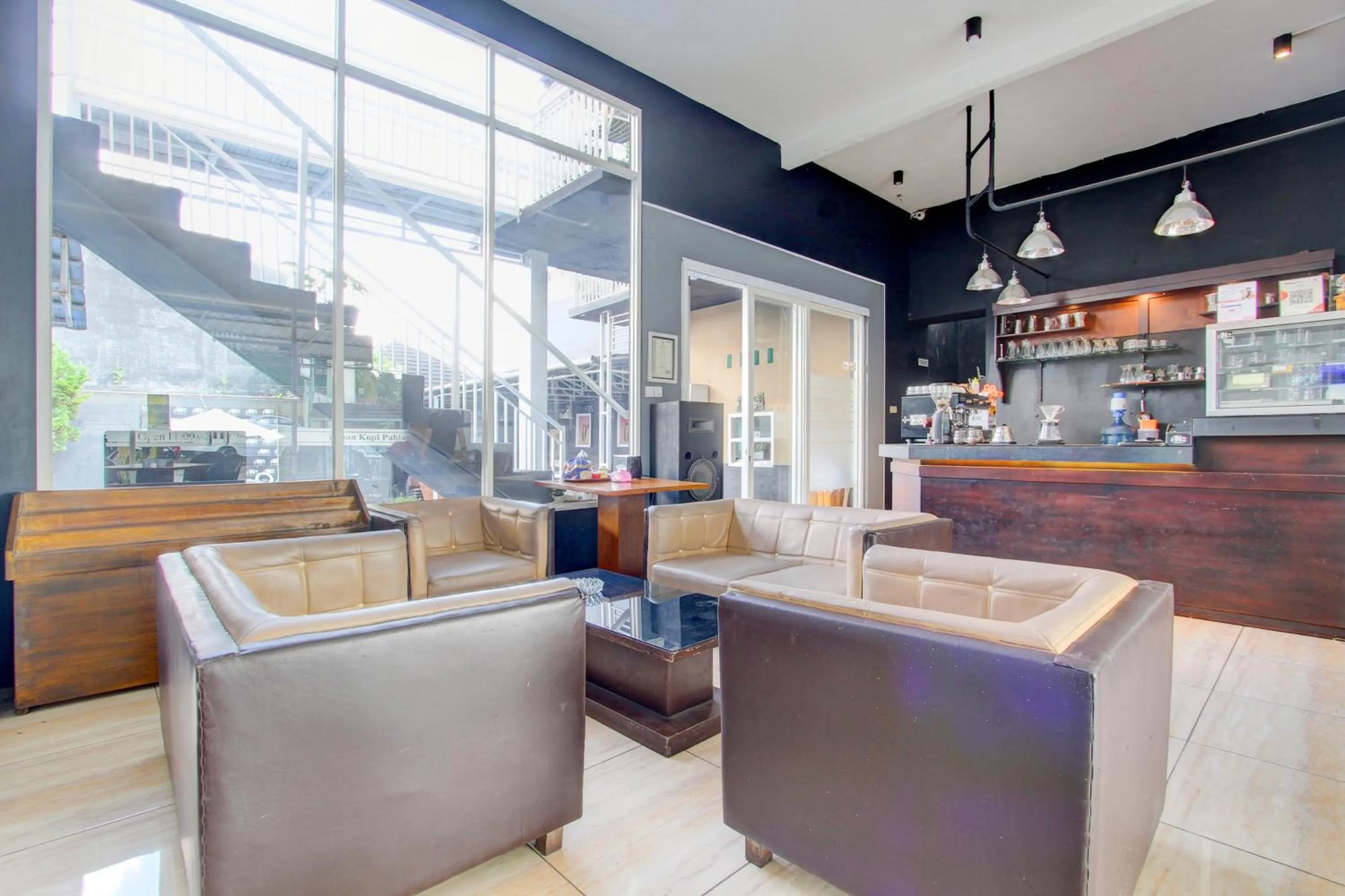 Lobby or reception in Hotel O Wonosobo Bunkbed