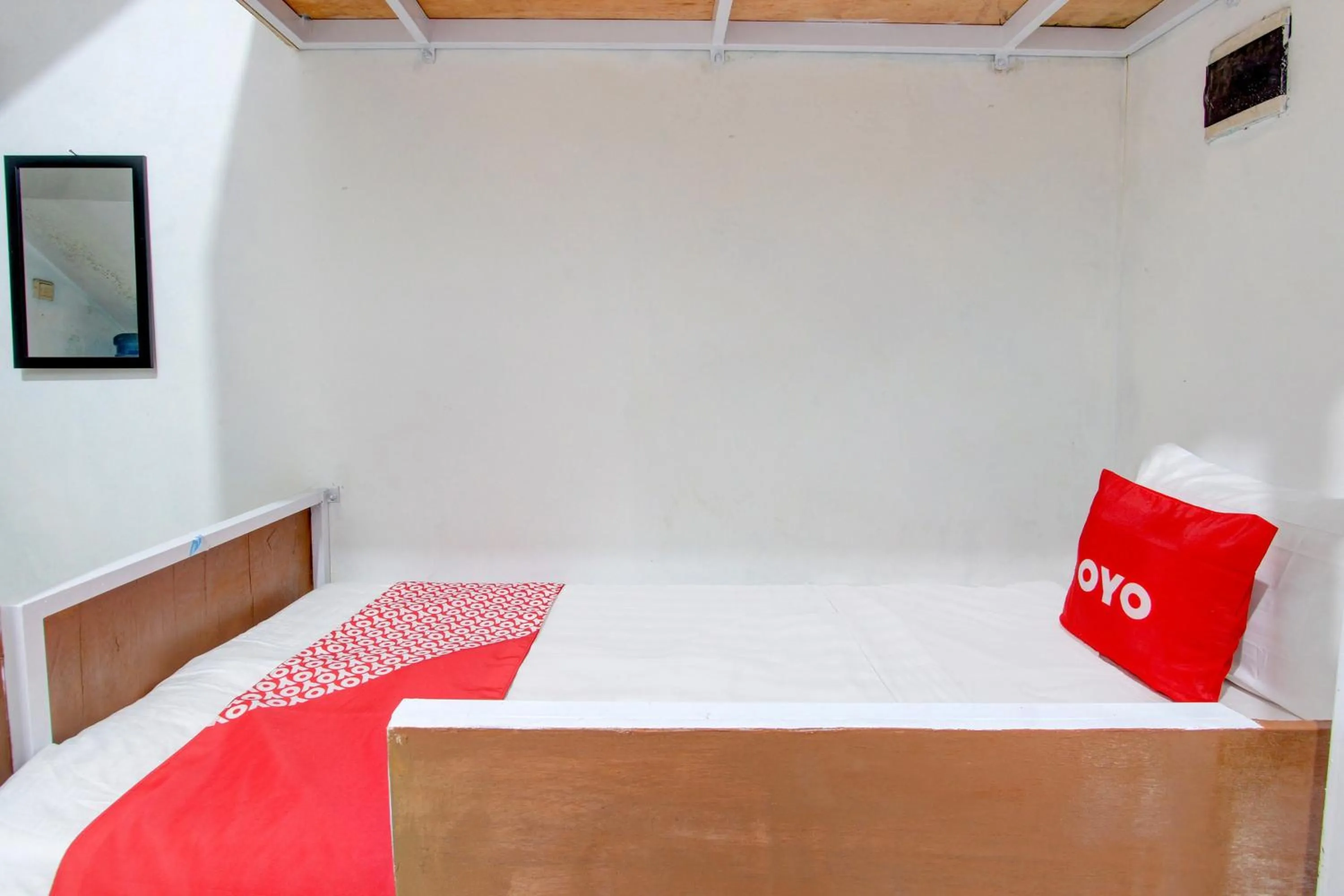 Bedroom, Bed in Hotel O Wonosobo Bunkbed