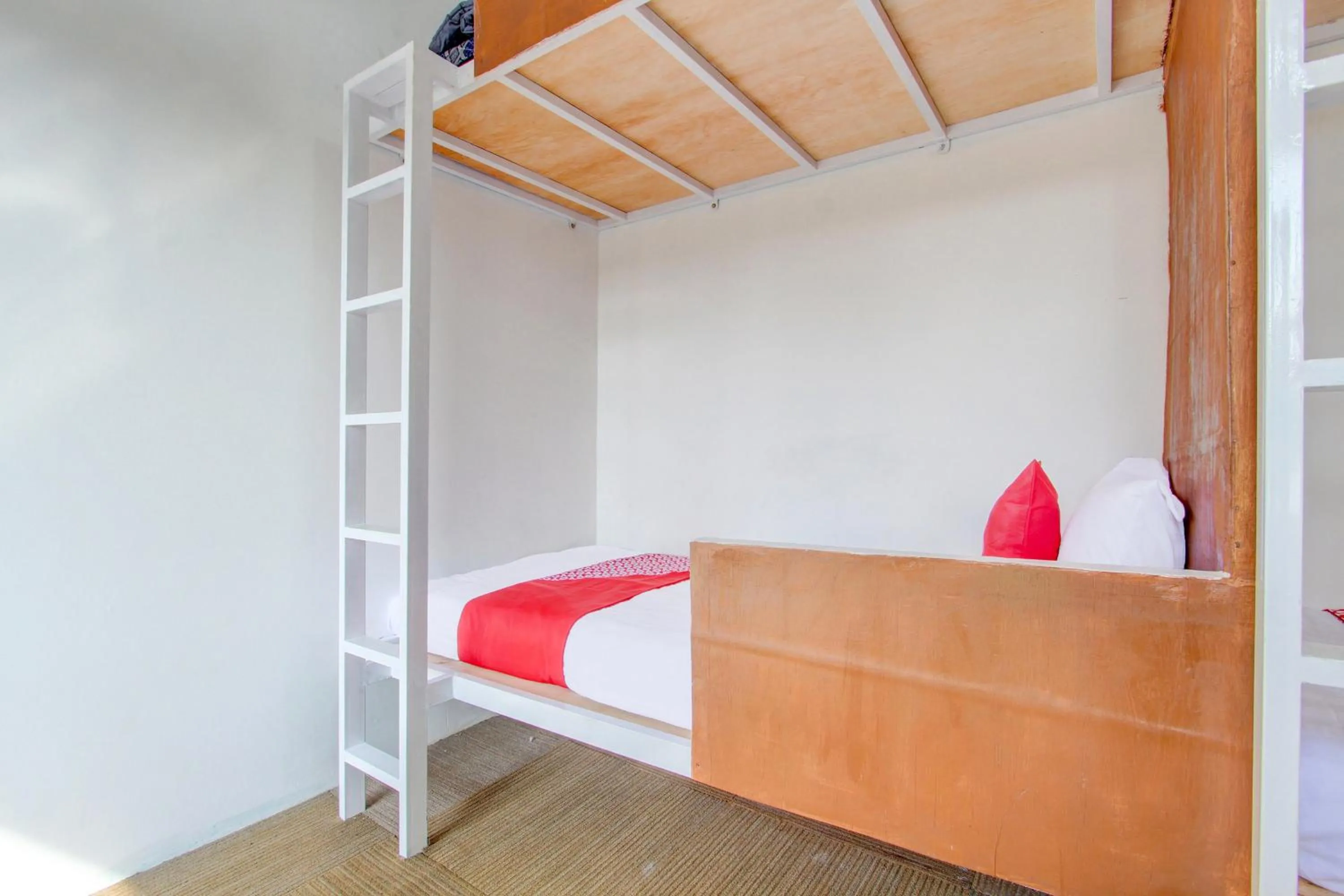 Bedroom, Bed in Hotel O Wonosobo Bunkbed