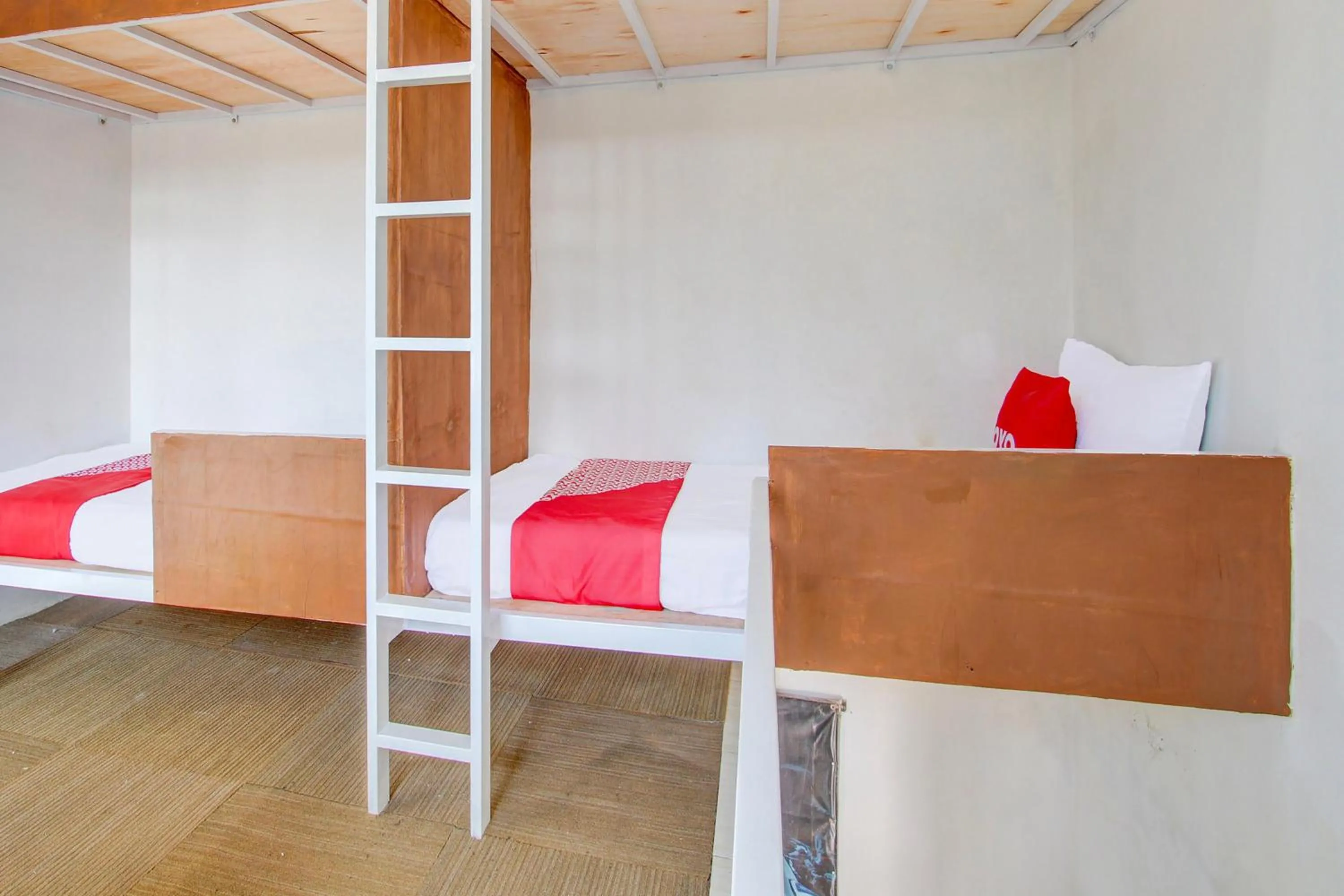 Bedroom, Bed in Hotel O Wonosobo Bunkbed