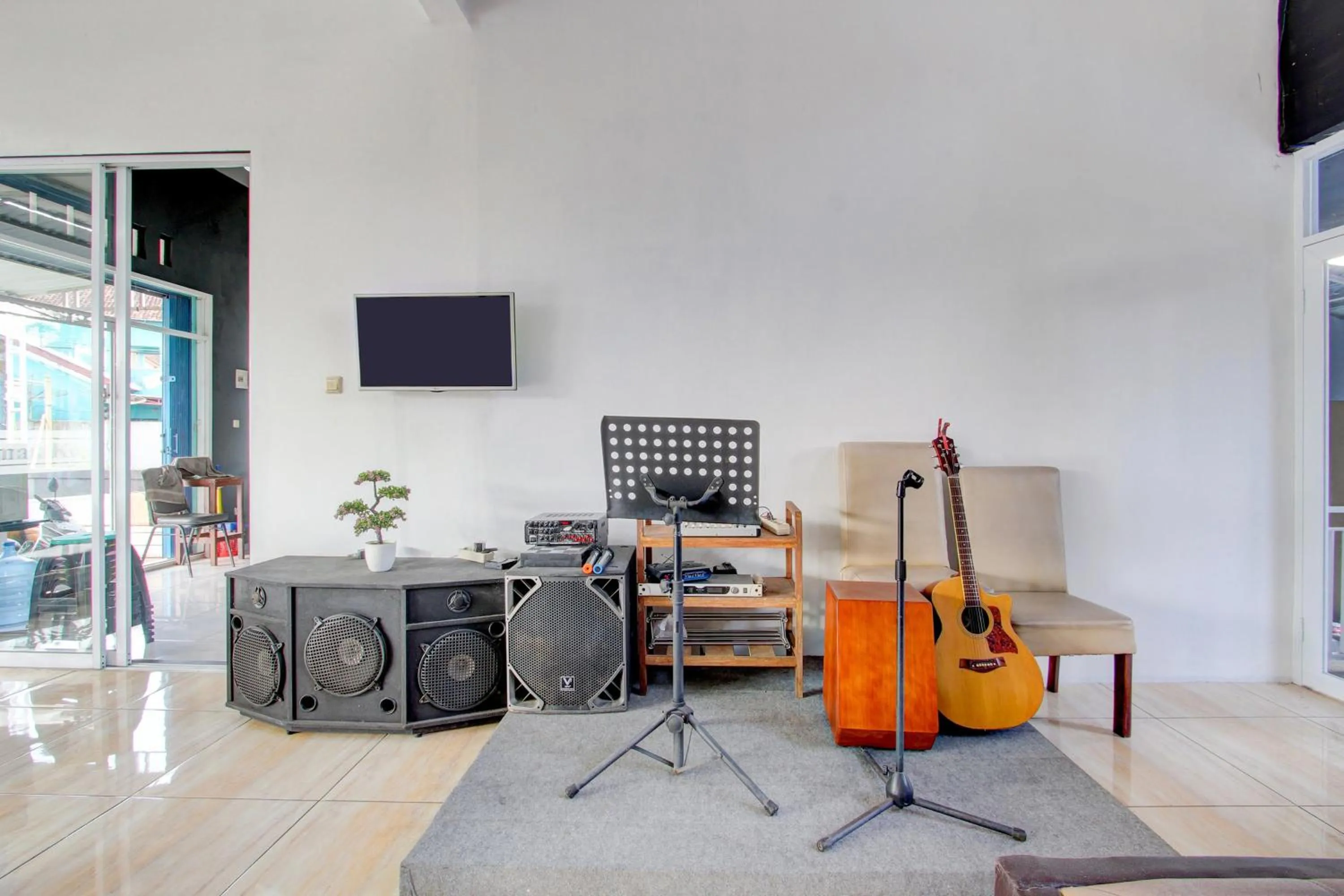 Lobby or reception in Hotel O Wonosobo Bunkbed