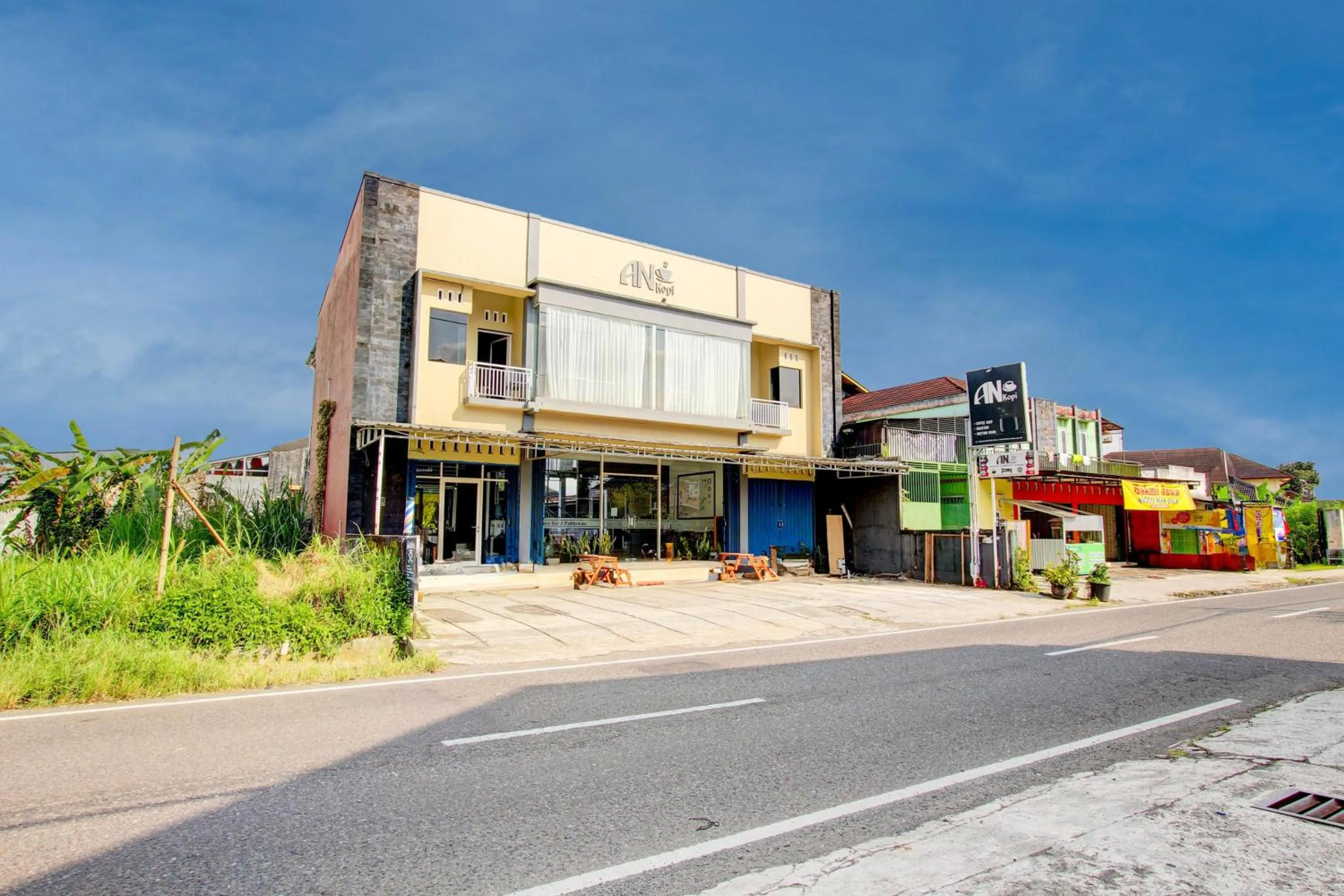 Facade/entrance in Hotel O Wonosobo Bunkbed
