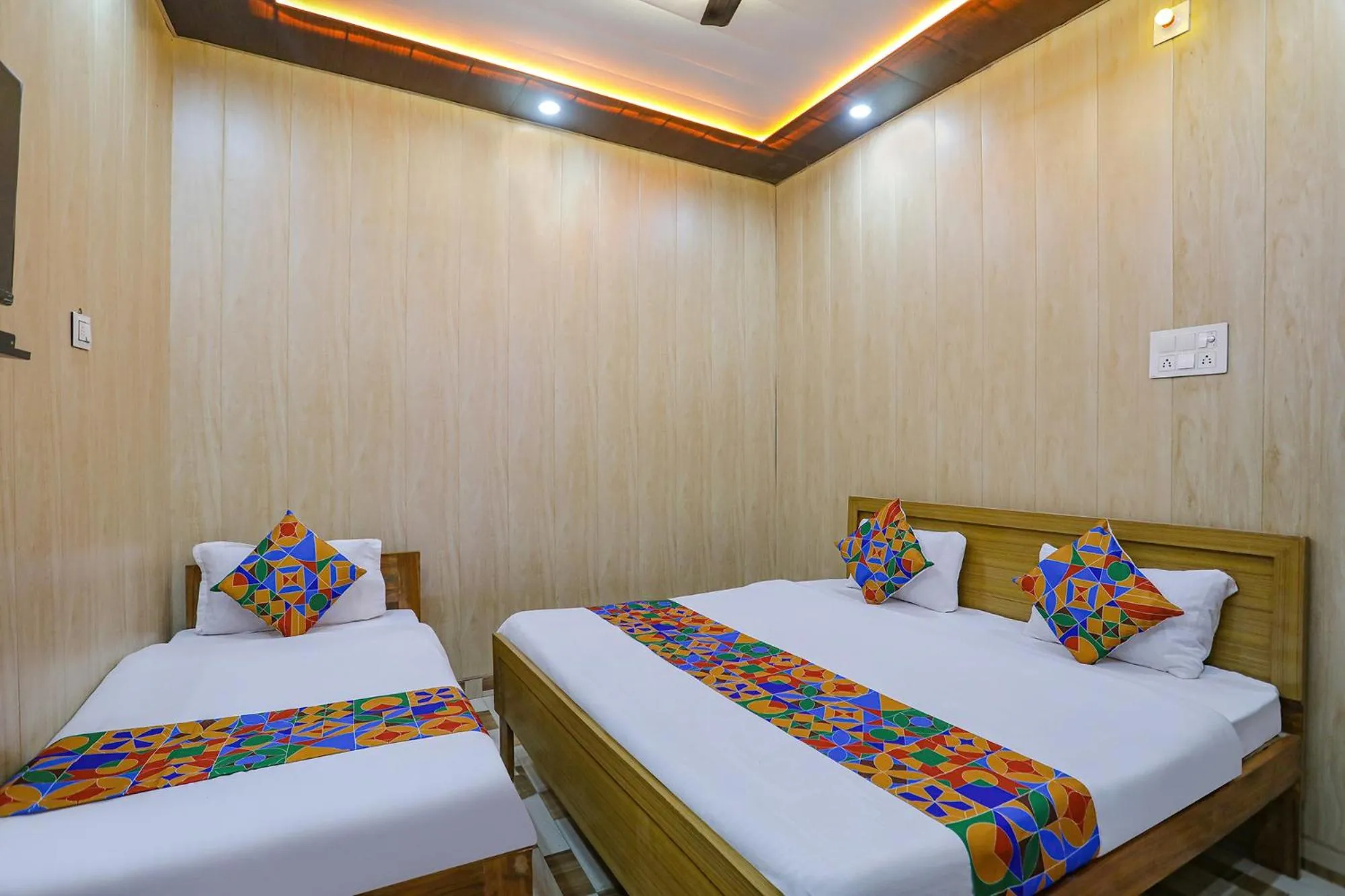 Bed in Via Shree Ram Aadhar 900 Mtr from Ram mandir