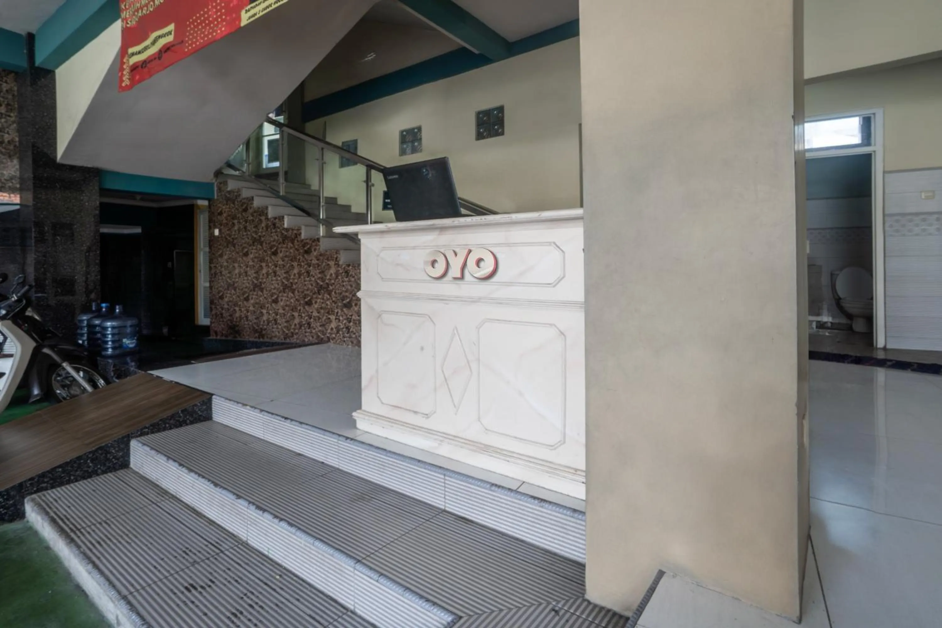 Lobby or reception in OYO 93863 Dv Homestay Syariah Genteng