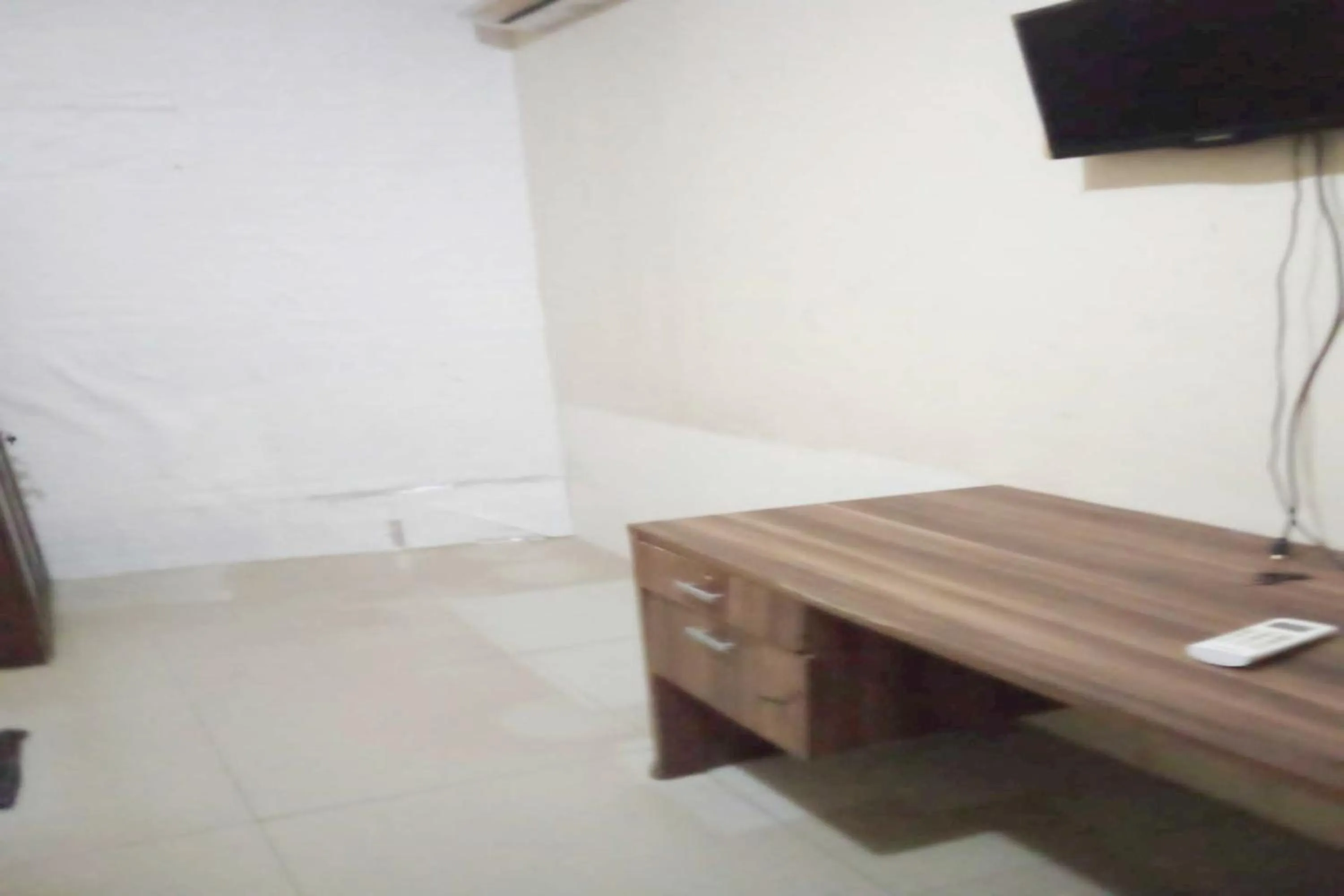 TV and multimedia in OYO 93863 Dv Homestay Syariah Genteng