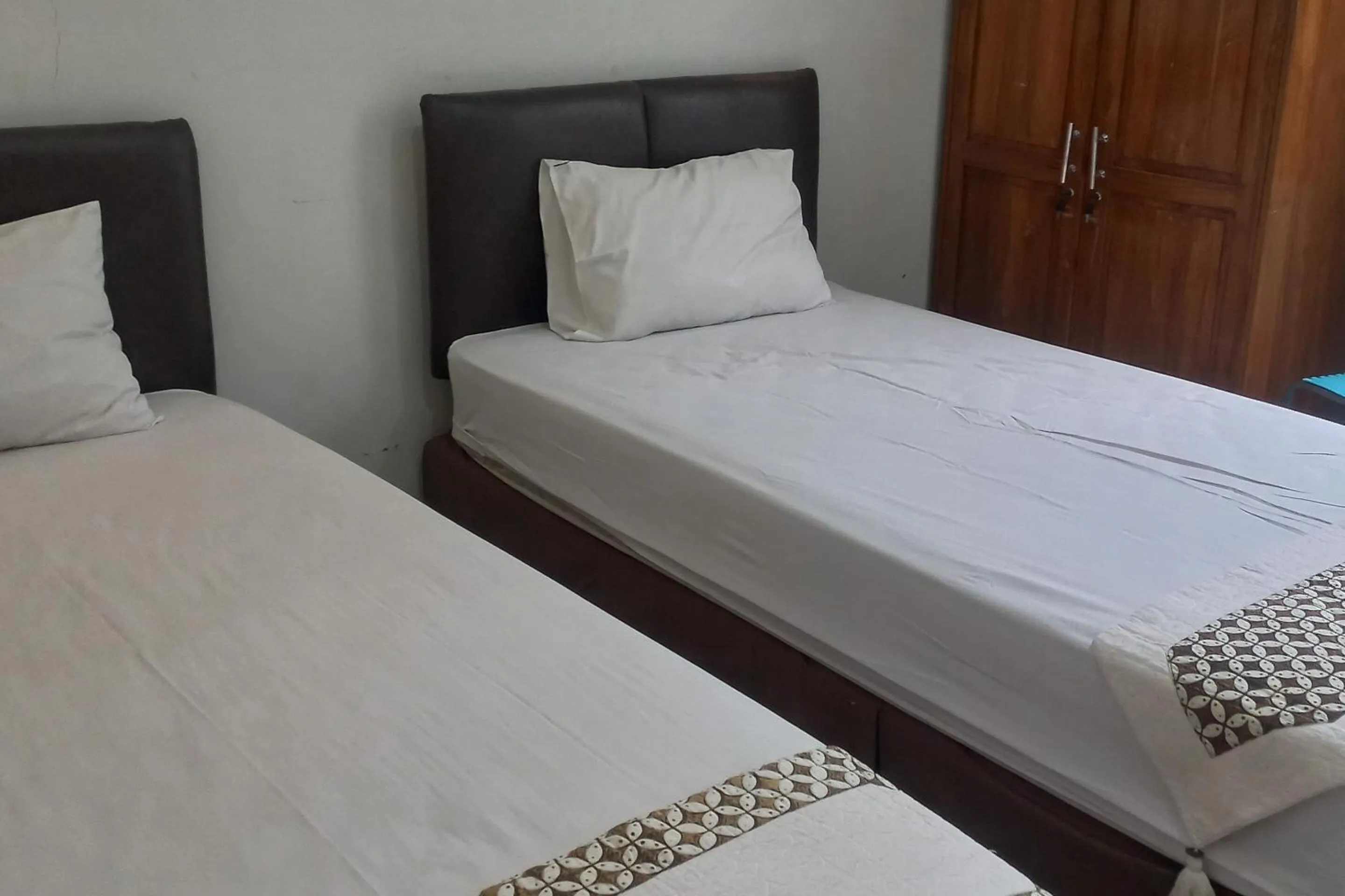 Bedroom, Bed in Capital O 93872 Natura Guest House Syariah Near alun alun kota purwokerto