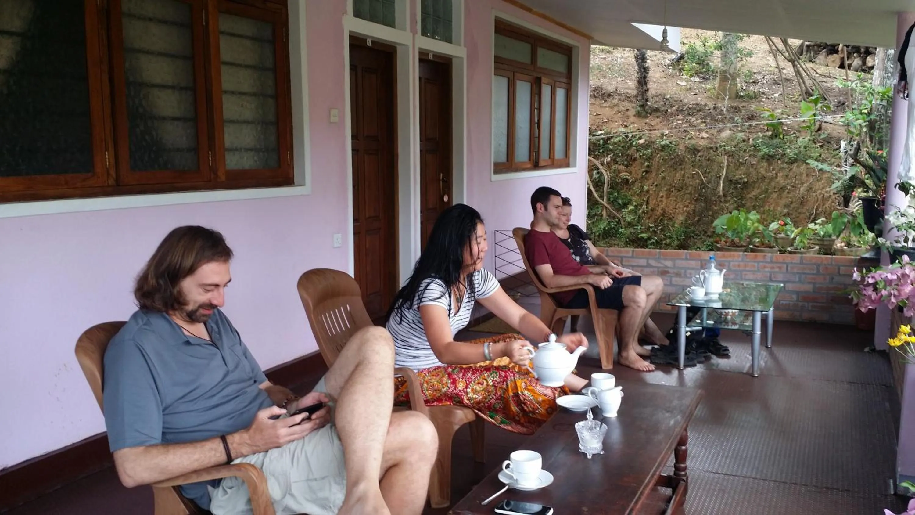 group of guests in 59B Rest Inn Ella