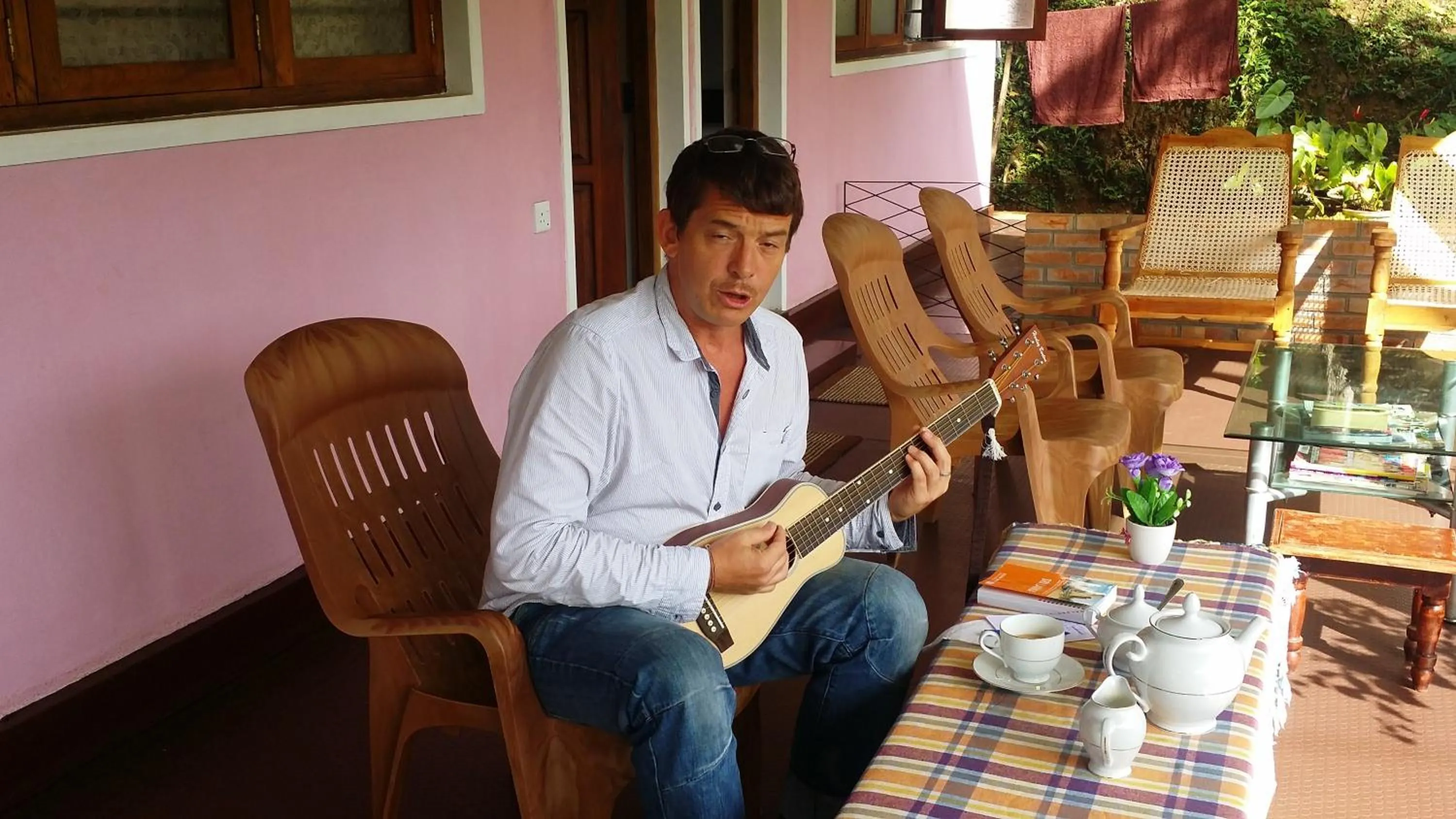 Guests in 59B Rest Inn Ella