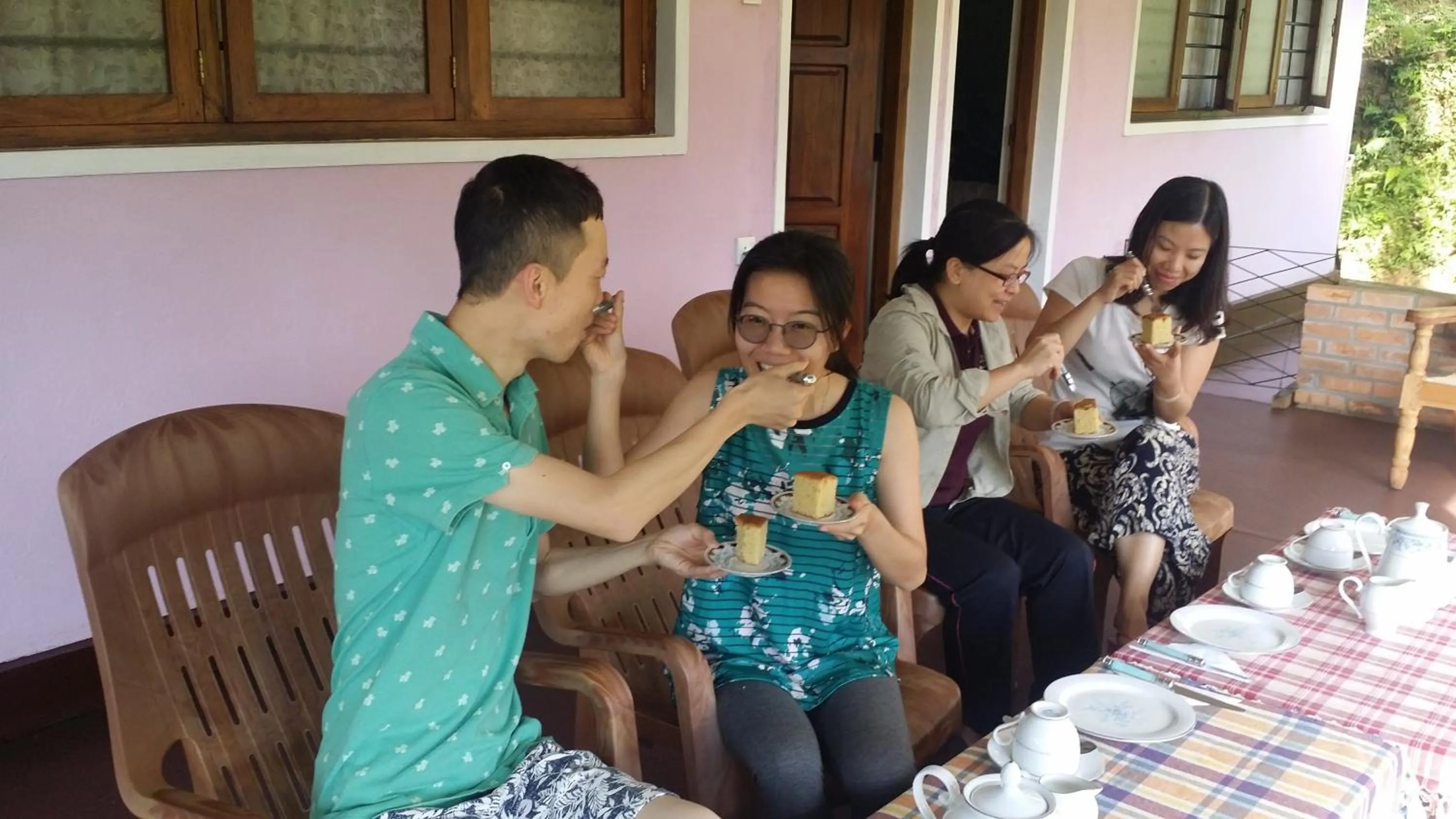 Day in 59B Rest Inn Ella