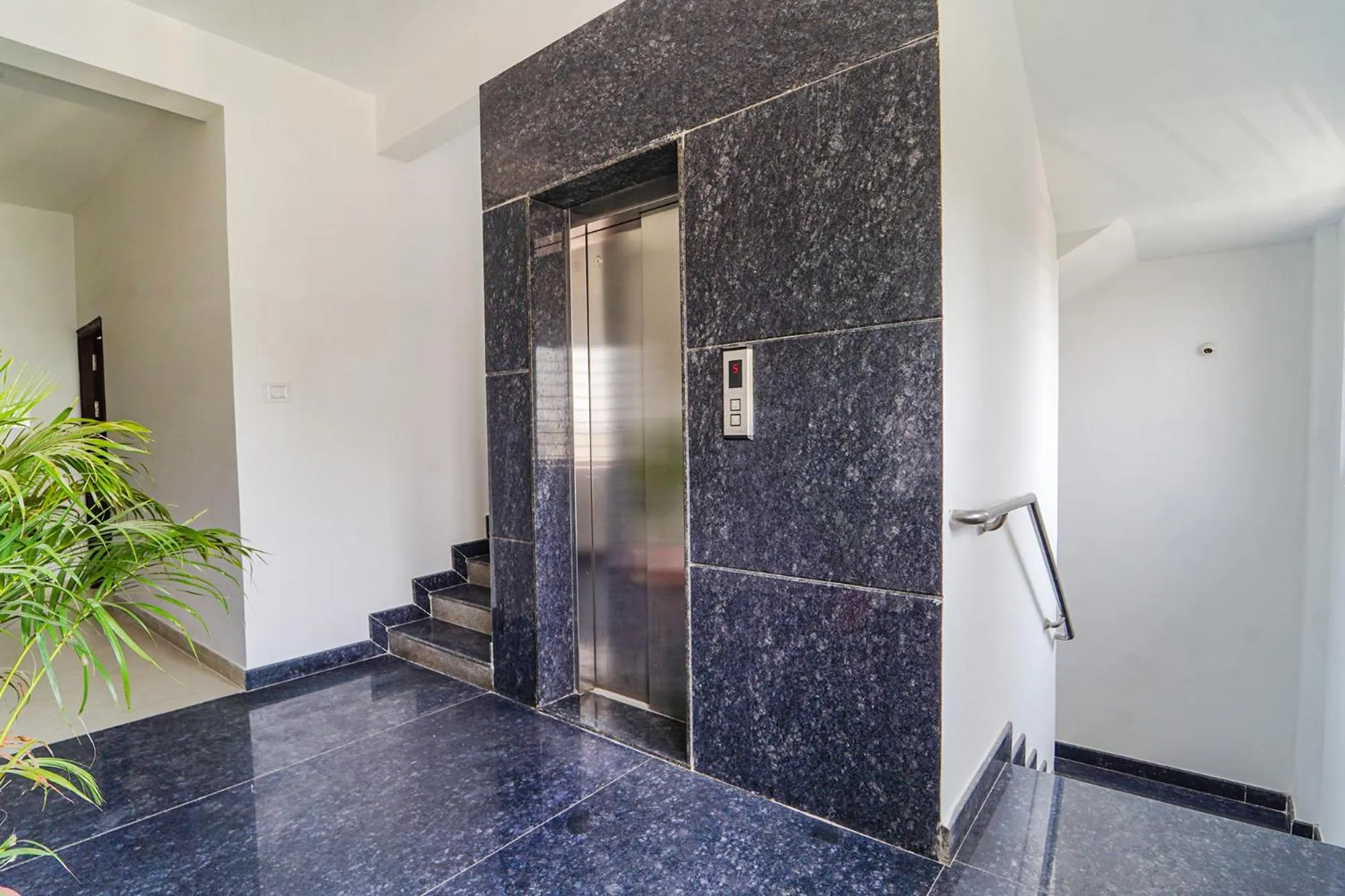 elevator in Via Metro Suites