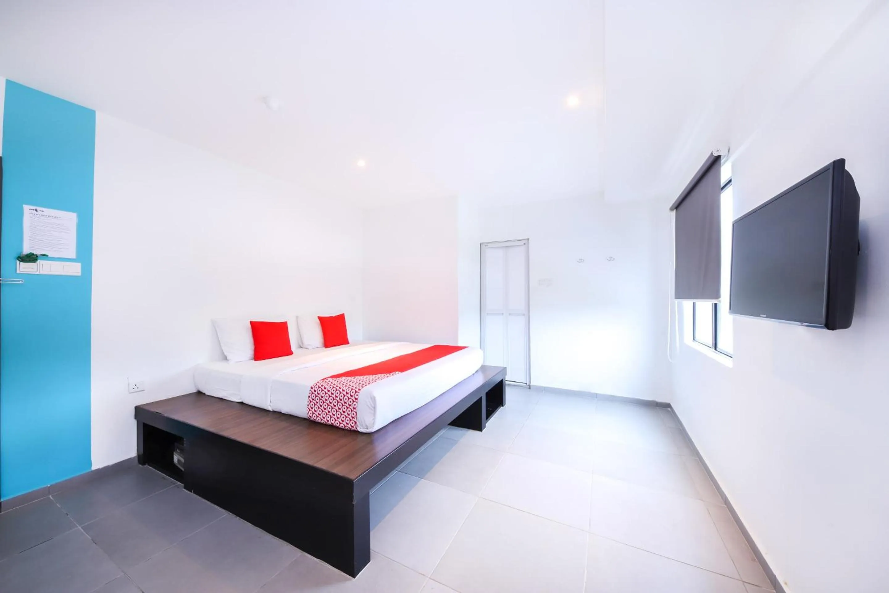 Bedroom, Bed in Super OYO 246 Link Inn