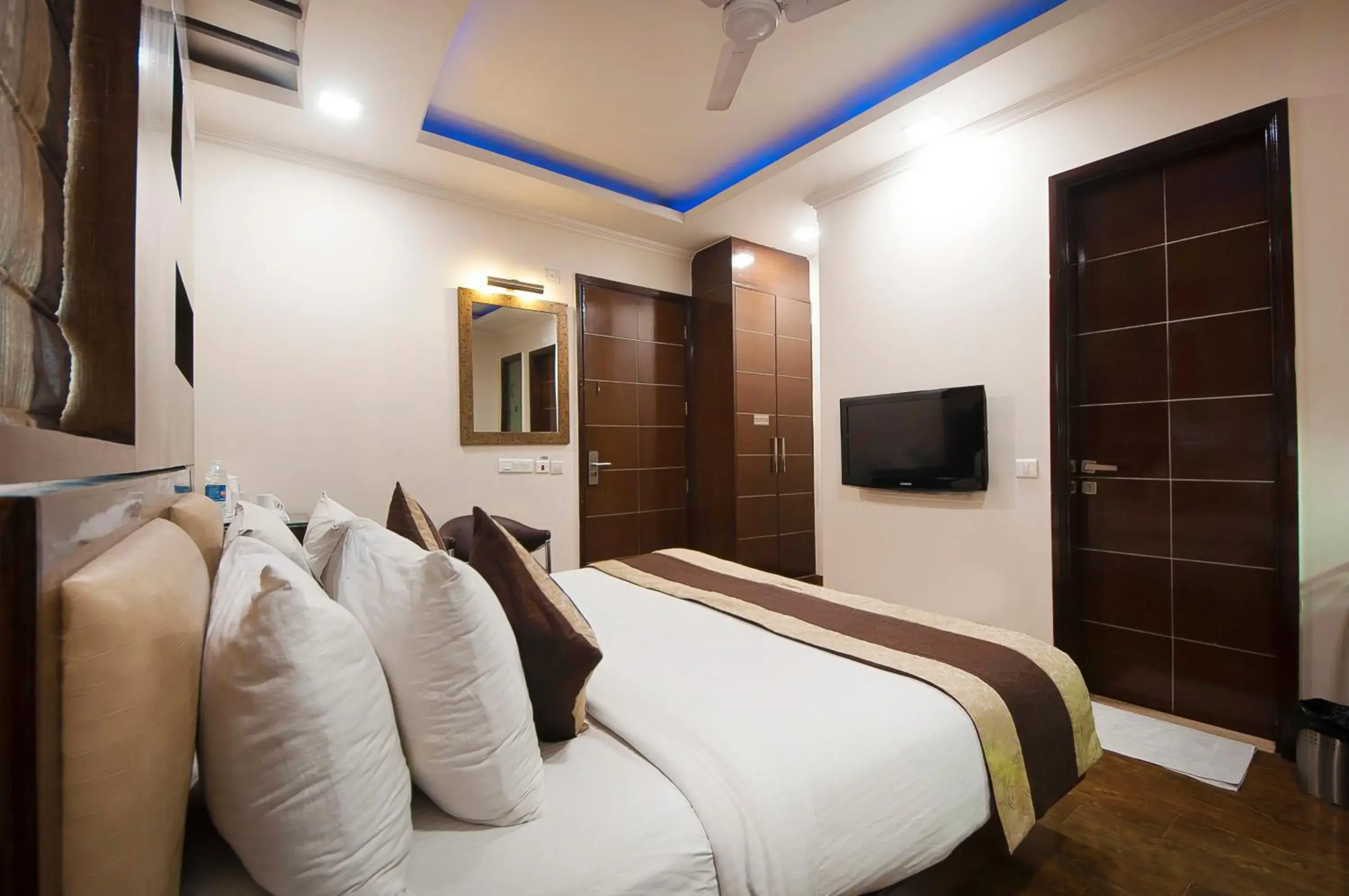 Standard Double Room - single occupancy in Hotel Le Cadre Standard Double Room - single occupancy in Hotel Le Cadre