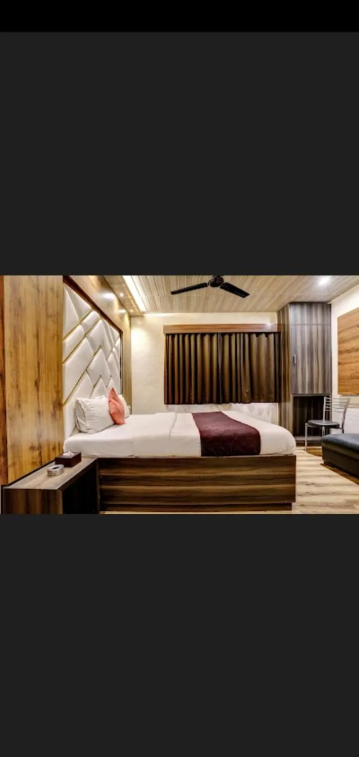 Photo of the whole room, Bed in Hotel Green Park