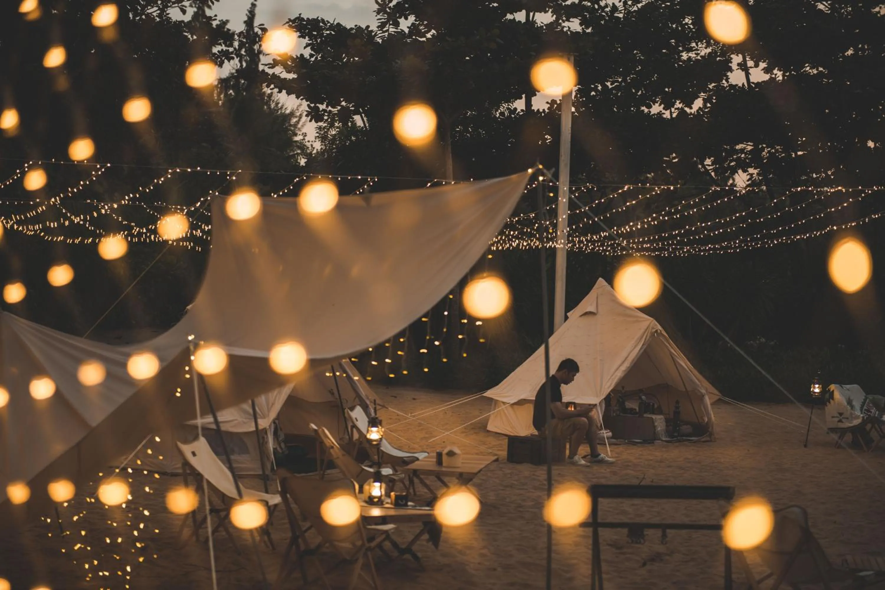 Evening entertainment in Shangri-La Sanya