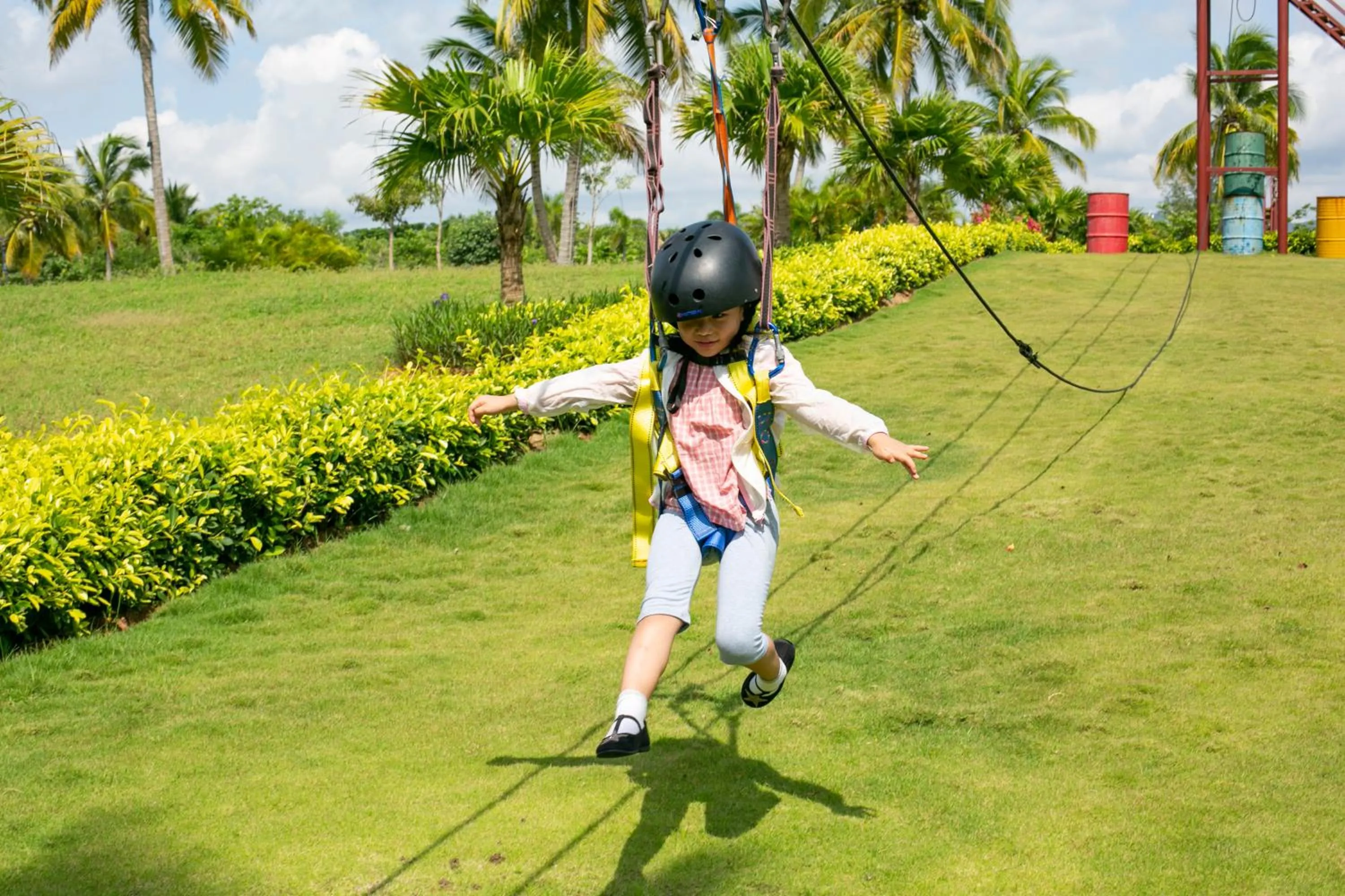 children in Shangri-La Sanya