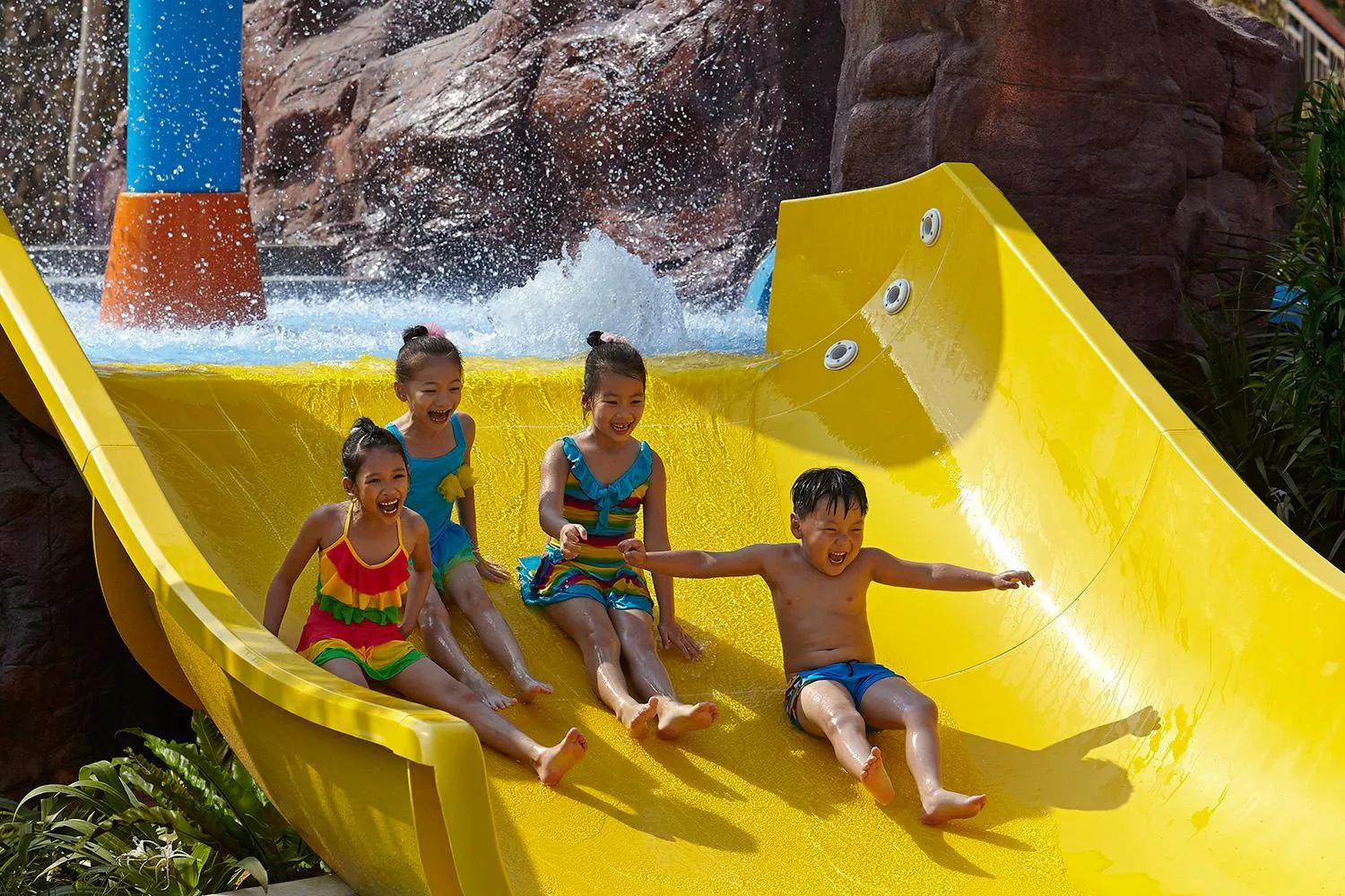 children in Shangri-La Sanya