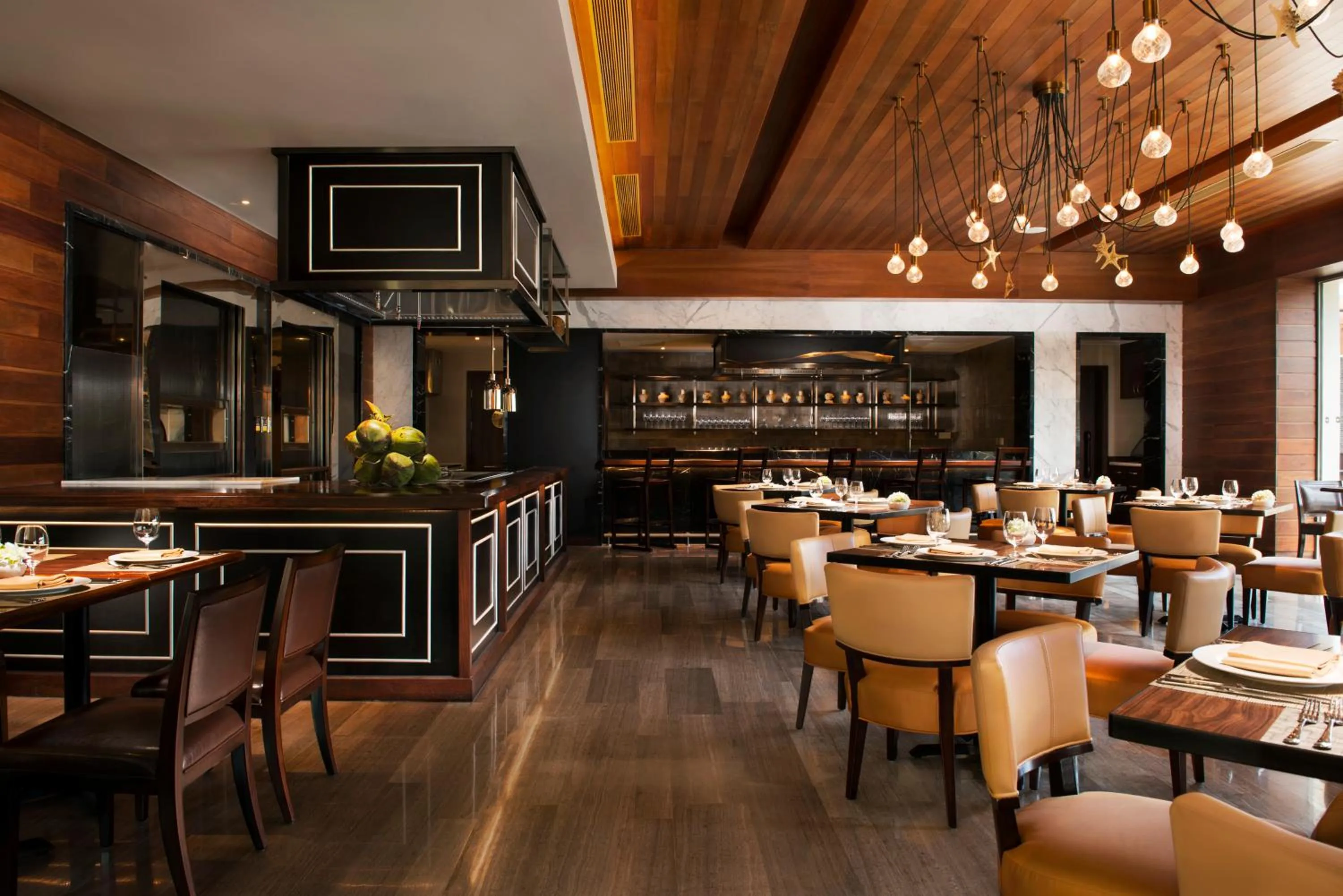 Restaurant/places to eat in Shangri-La Sanya