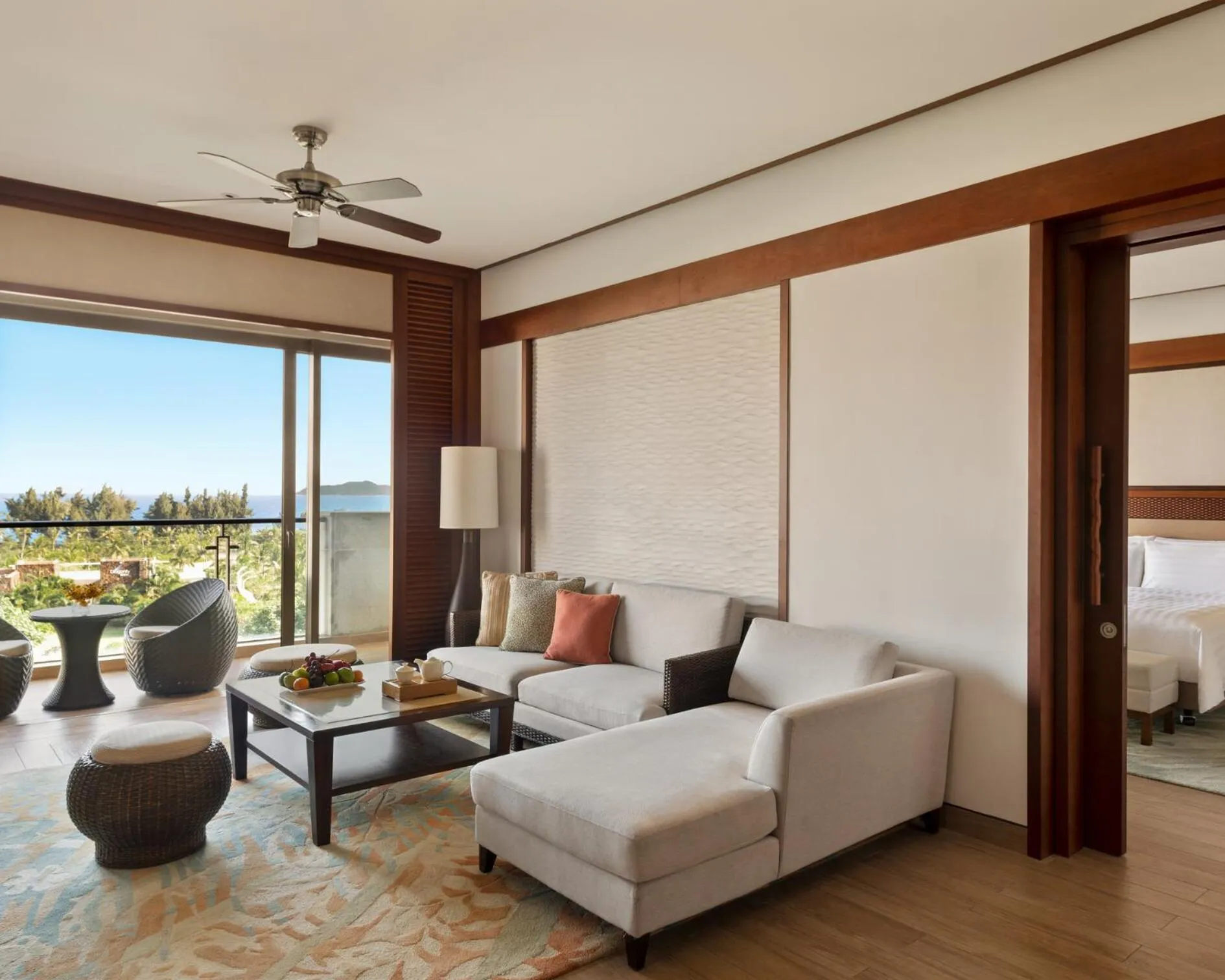Living room, Bed in Shangri-La Sanya
