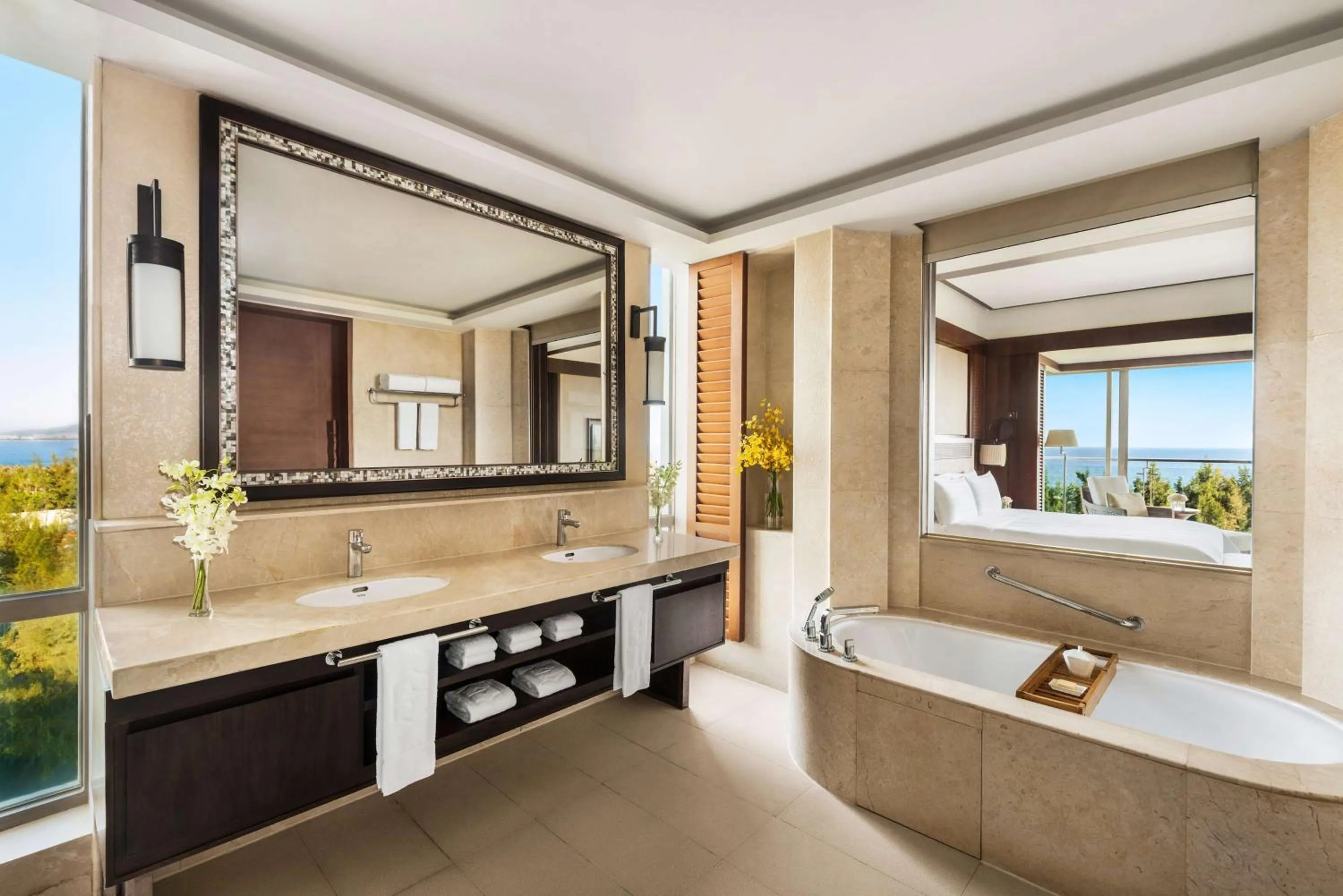 Photo of the whole room in Shangri-La Sanya