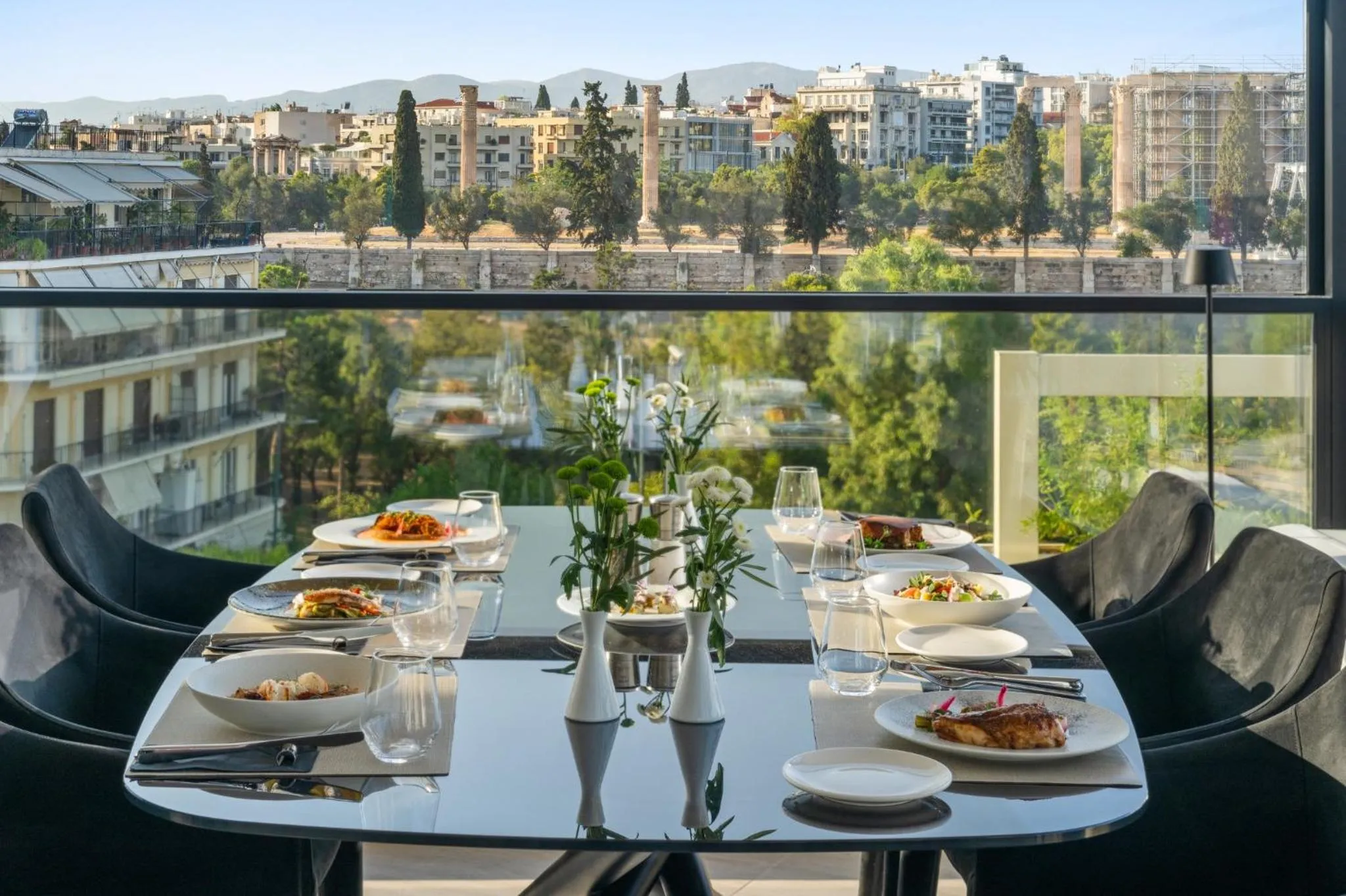 Restaurant/places to eat in The Athenaeum Luxury Hotel