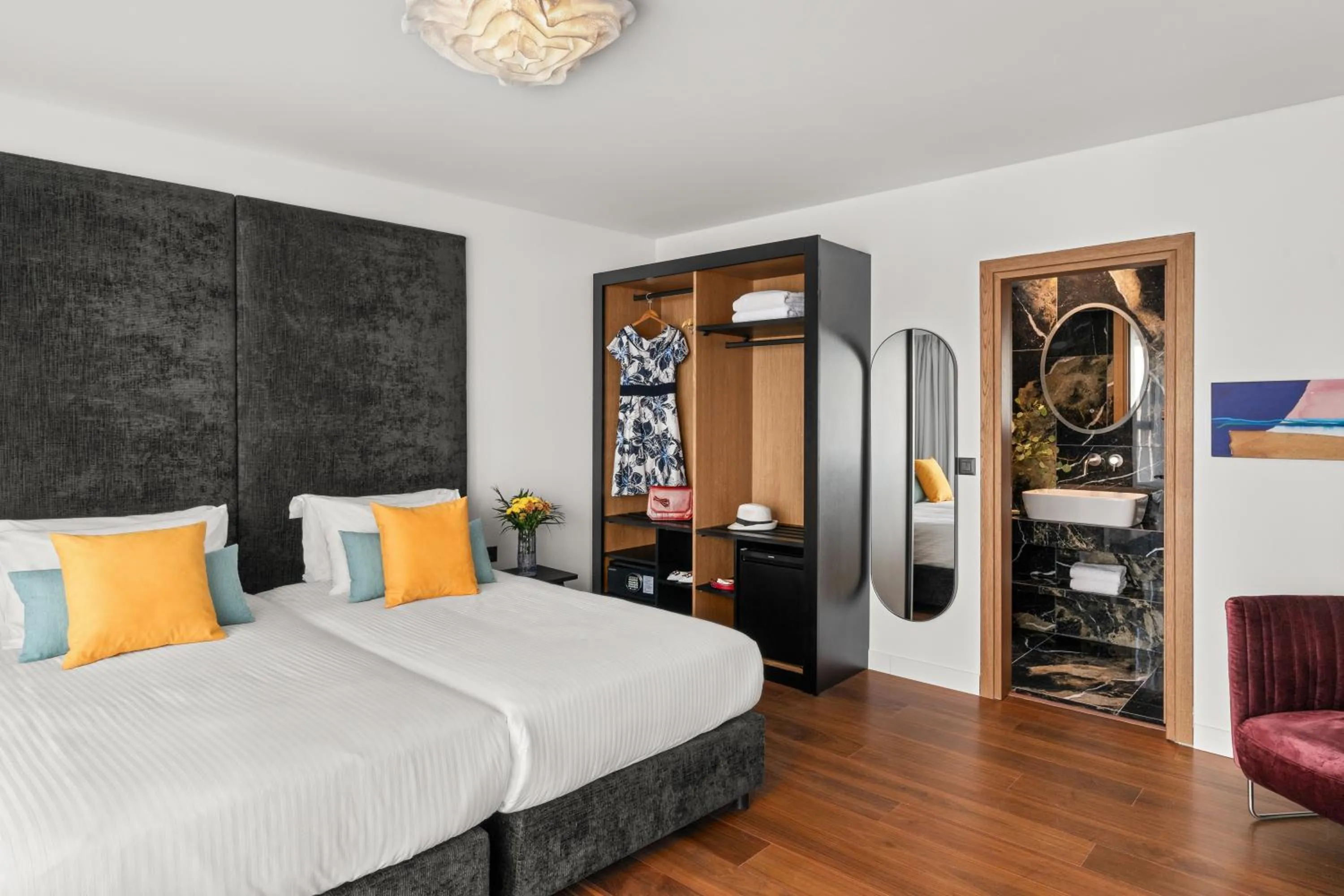 Bedroom, Bed in The Athenaeum Luxury Hotel